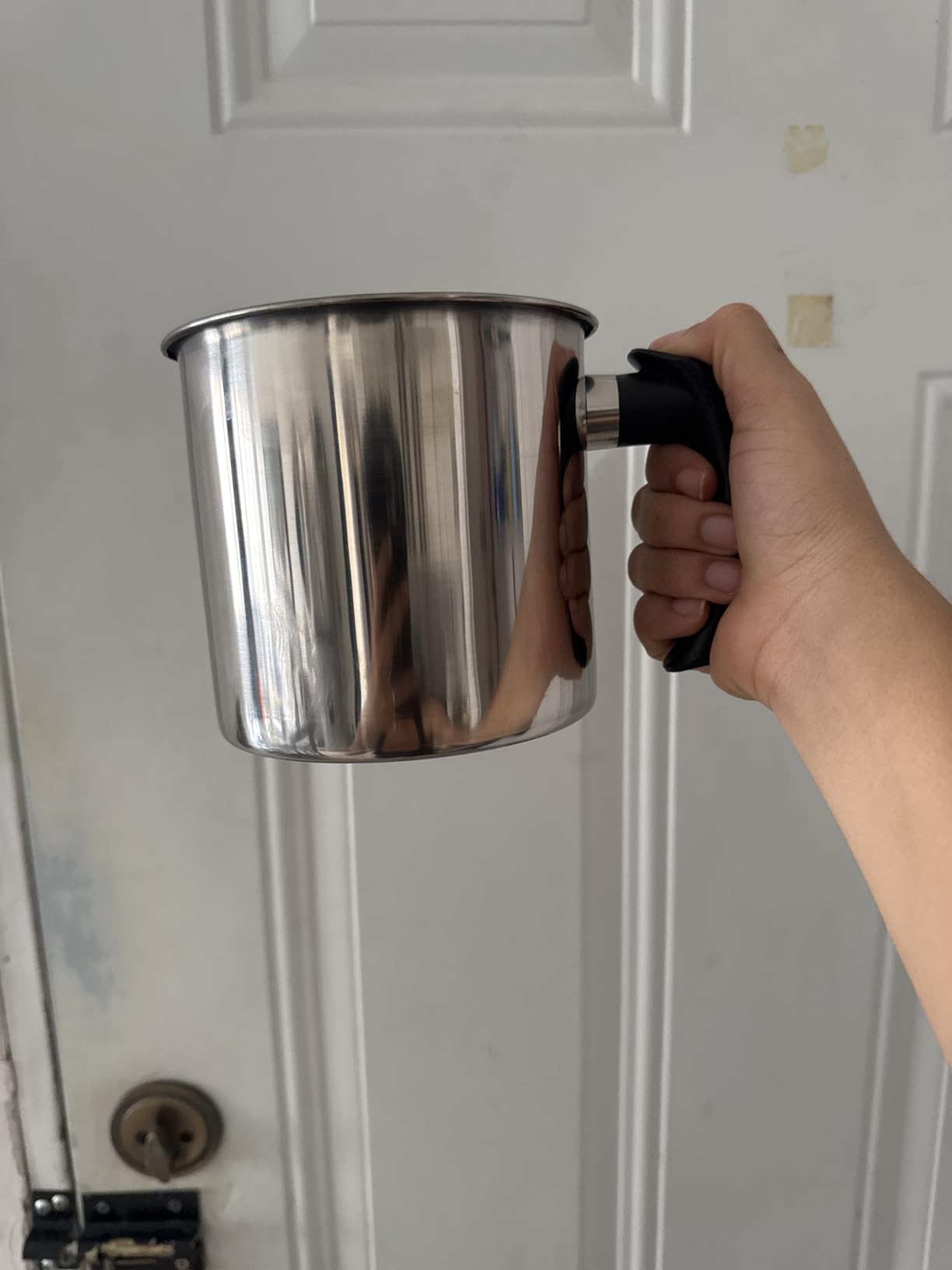 Candle Making Pouring Pot,2 pounds Capacity,Double Boiler Wax Melting Pot,Dripless Pouring Spout & Heat-Resisting Handle Designed Candle Making Pitcher, Silver customer photo 1