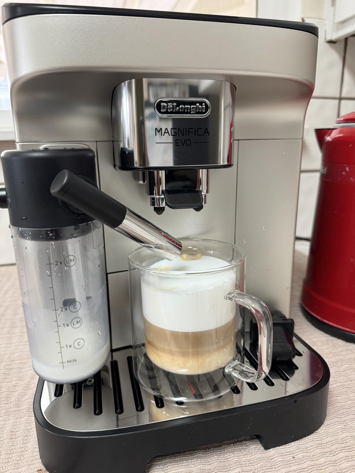 De'Longhi Magnifica Evo Automatic Espresso & Coffee Machine with Auto Milk Frother, Built-in Grinder & Auto-Clean Function - For Latte, Cappuccino, Americano, Iced Coffee, ECAM29084SB, Silver customer photo 1