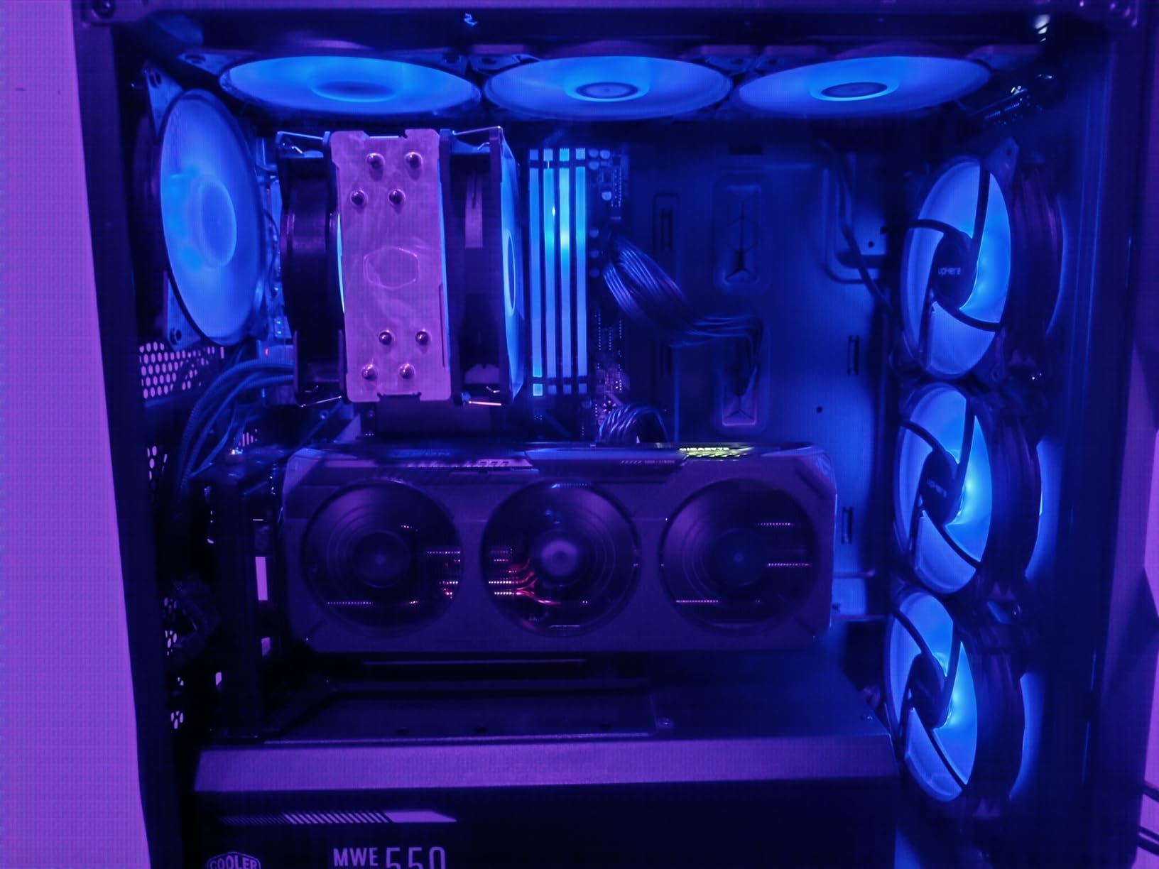 Cooler Master MasterAccessory Vertical GPU Card Holder Kit V3 Black, Premium Riser Cable PCI-E 4.0 x16-165mm, PCIe 3.0 Compatible, Adjustable Length for E-ATX|ATX|Micro ATX Case (MCA-U000R-KFVK03) customer photo 1