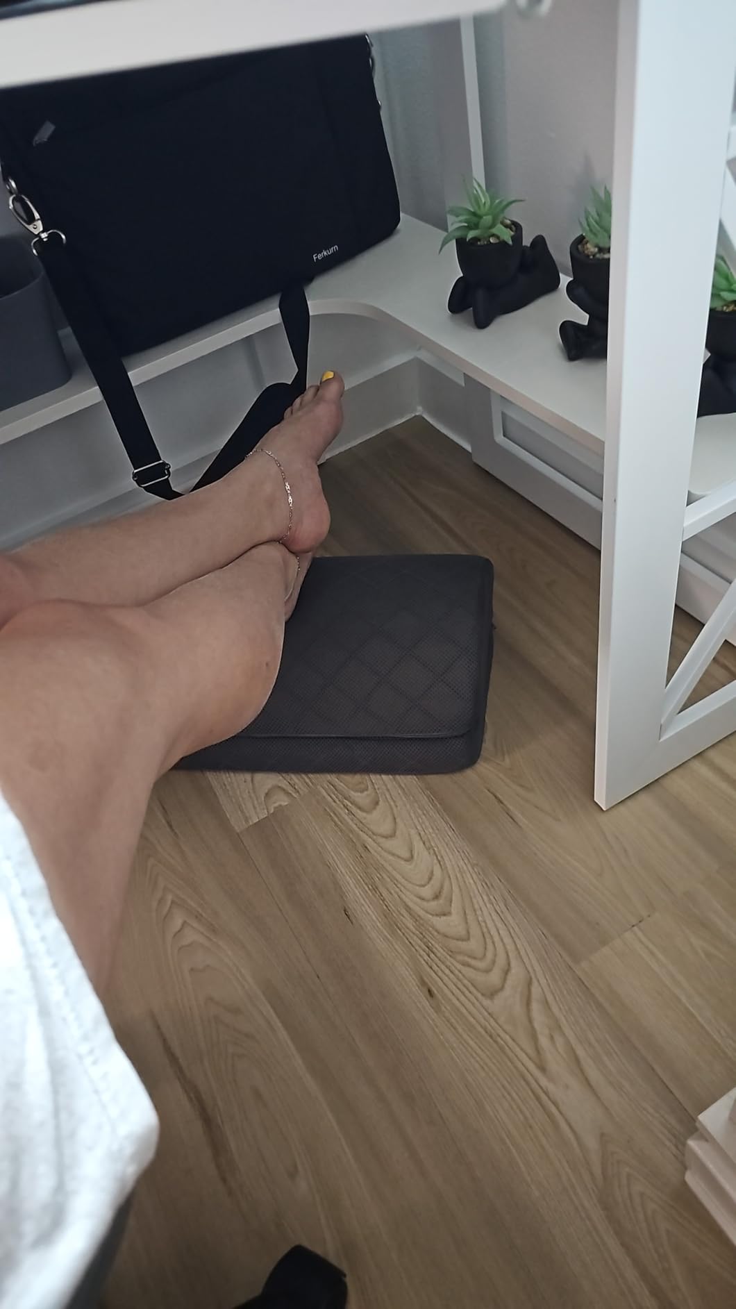 Foot Rest, Desk & Gaming Accessories, Foot Rest for Under Desk at Work, Comfortable Footrest with 2 Adjustable Heights & Removable Cover, Office Desk Accessories (Gray) customer photo 1