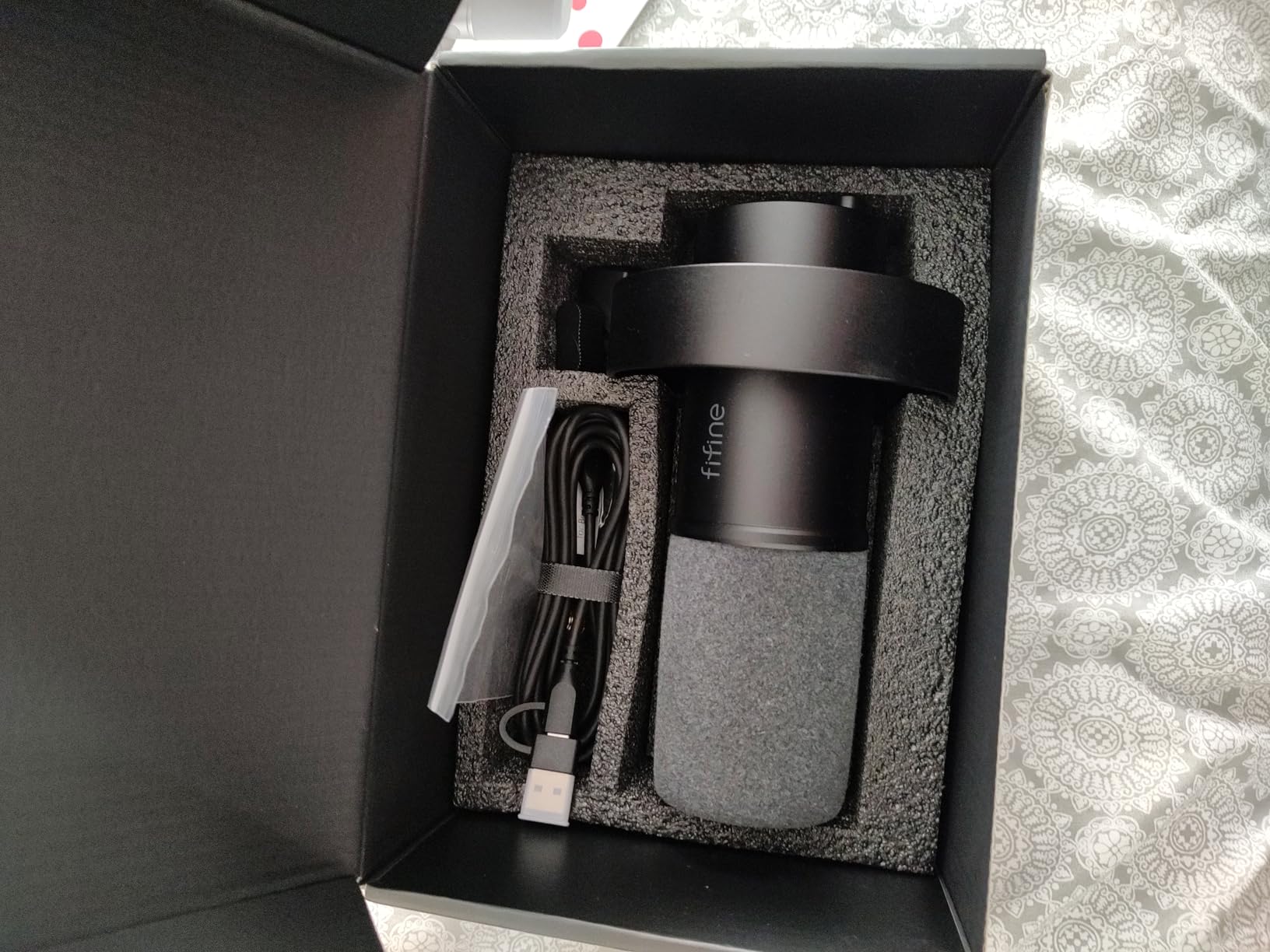 FIFINE Dynamic Microphone, XLR/USB Podcast Recording PC Microphone for Vocal Voice-Over Streaming, Studio Metal Mic with Mute, Headphone Jack, Monitoring Volume Control, Windscreen-Amplitank K688 customer photo 1