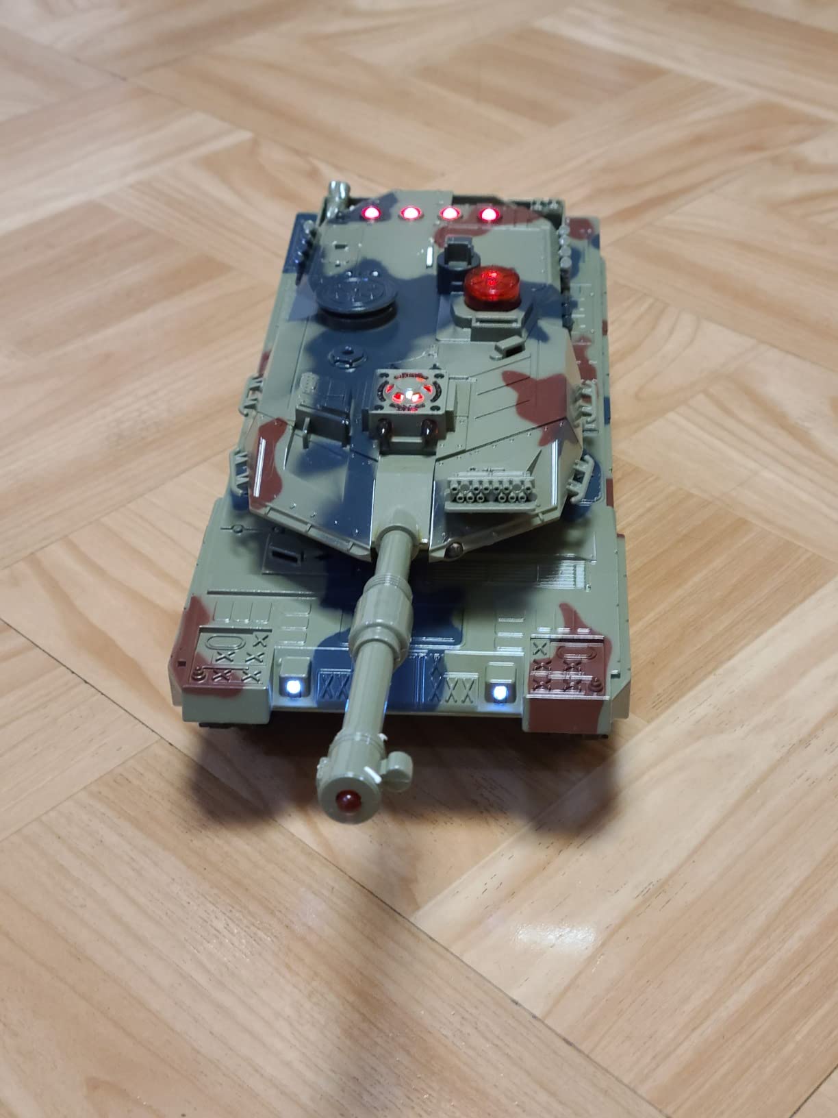 KAIM 1/24 RC Tank,Remote Control Tank for Boys with Smoke, Lights & Sounds,2.4GHz Ger Leopard II Army Model,Military Toys Gift for Kids Ages 6+ customer photo 2