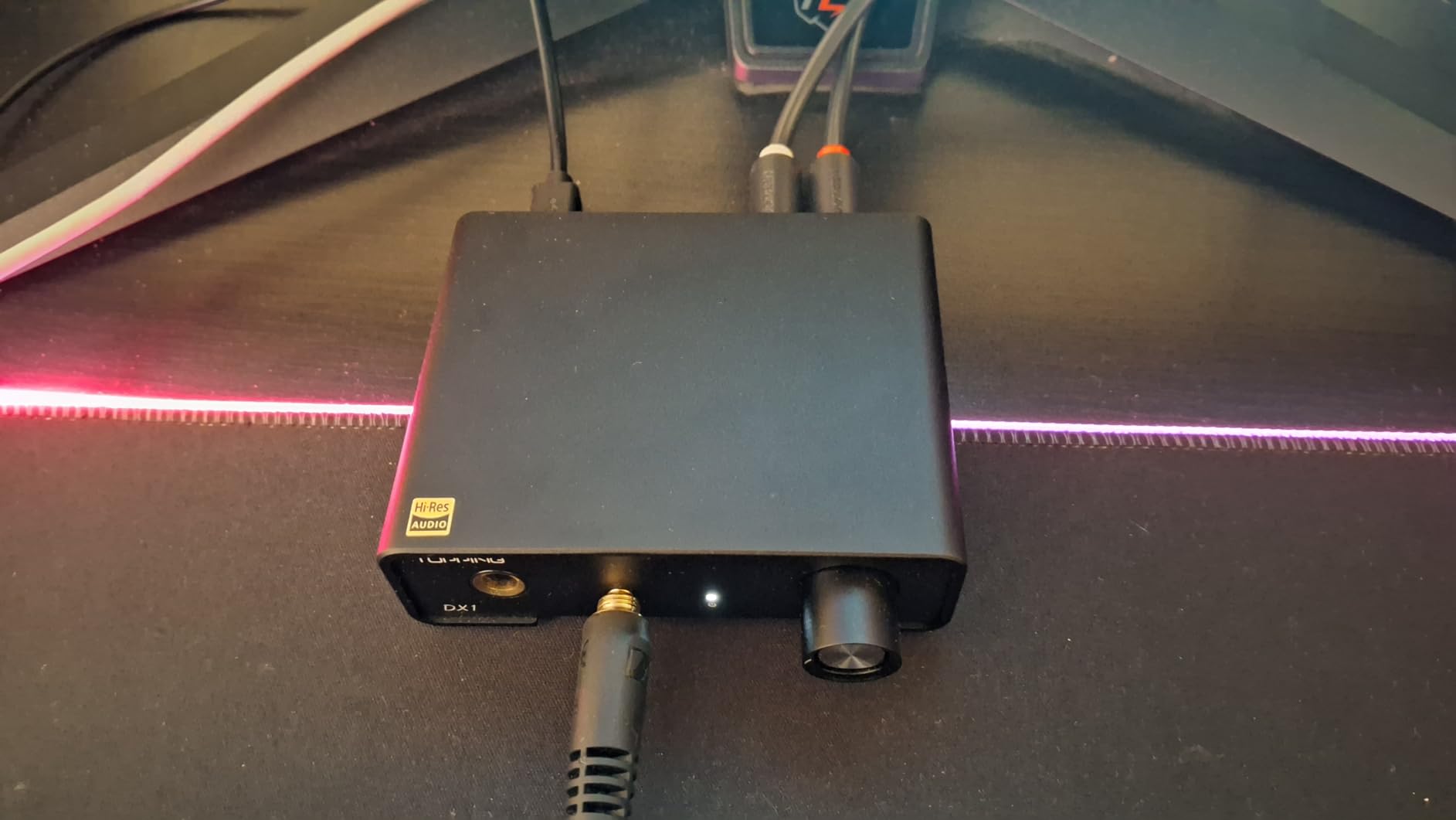 Topping DX1 Mini Stereo DAC Headphone Amplifier Combo - 280mW x2 Powerful Output Two-Stage GAIN Switch USB Chargable Discrete LNRD AK4493S XU208 384kHz/32bit Native DSD256 HiFi Home Audio customer photo 2