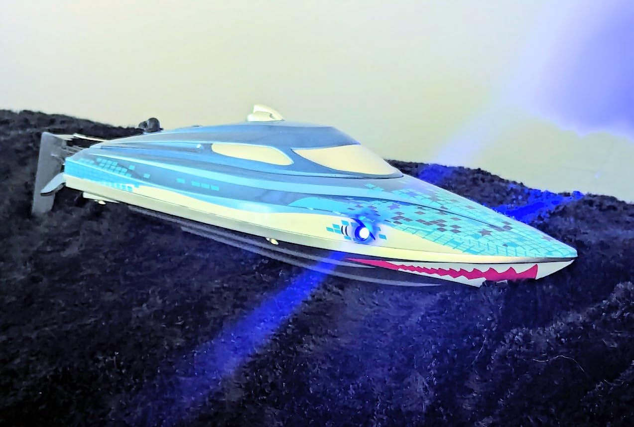 DEERC Full Proportional Remote Control Boat with LED Lights, Shark Graffiti, 20+ MPH, 2.4GHz High Speed RC Racing Boats for Lakes, Pool Toys for Kids & Adults customer photo 2