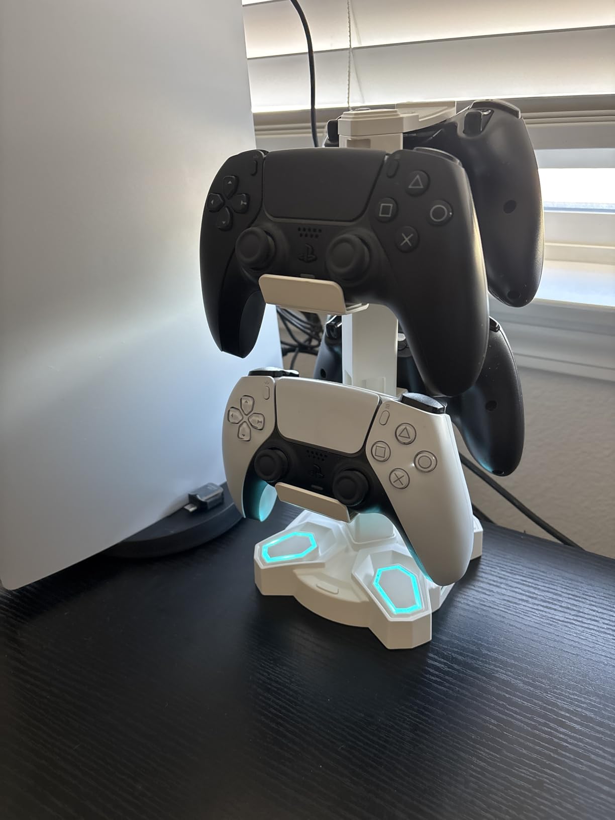 KDD Gaming Headphones Stand, Rotatable Headset Stand with Light Modes - Controller Holder with 2 USB Charging Ports customer photo 1