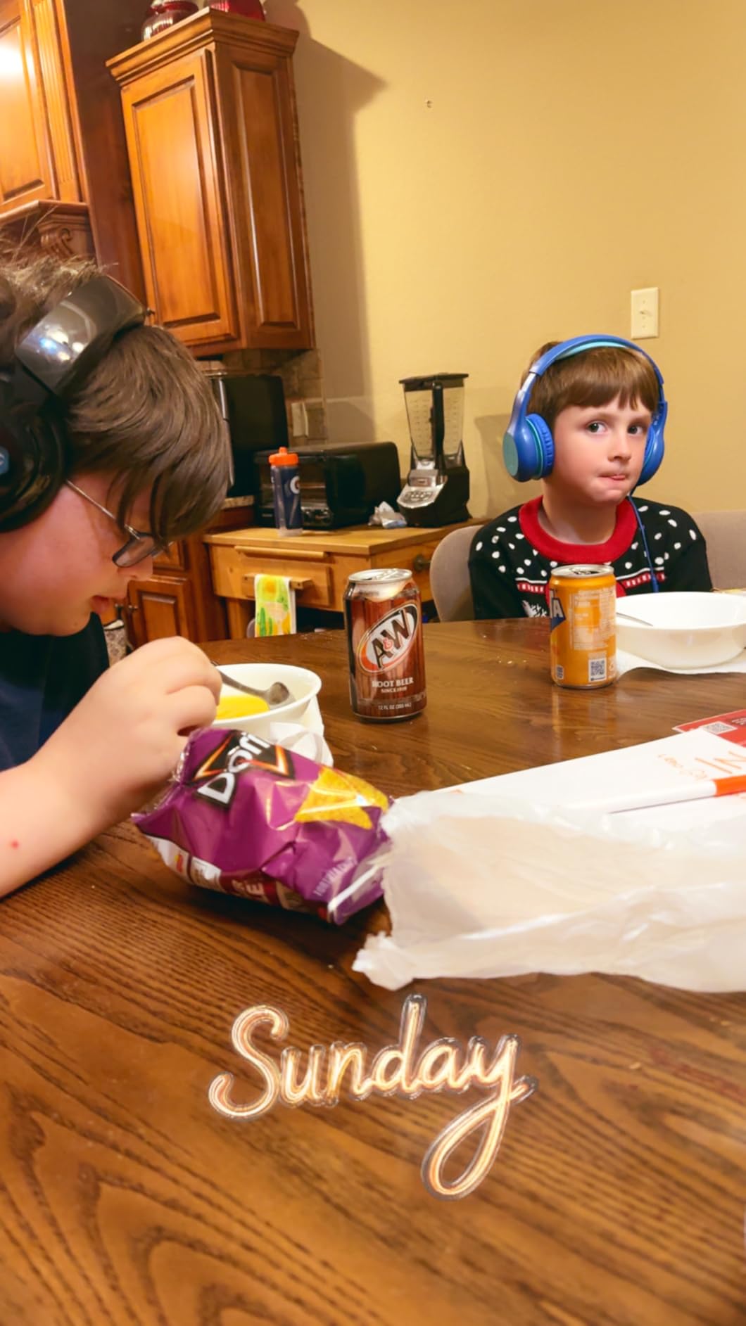 EarFun K1 Kids Headphones Wired with Microphone, 85/94dB Volume Limit Headphones for Kids, Portable Wired Headphone with Shareport, Stereo Sound Foldable Headset for School/Tablet/iPad customer photo 1
