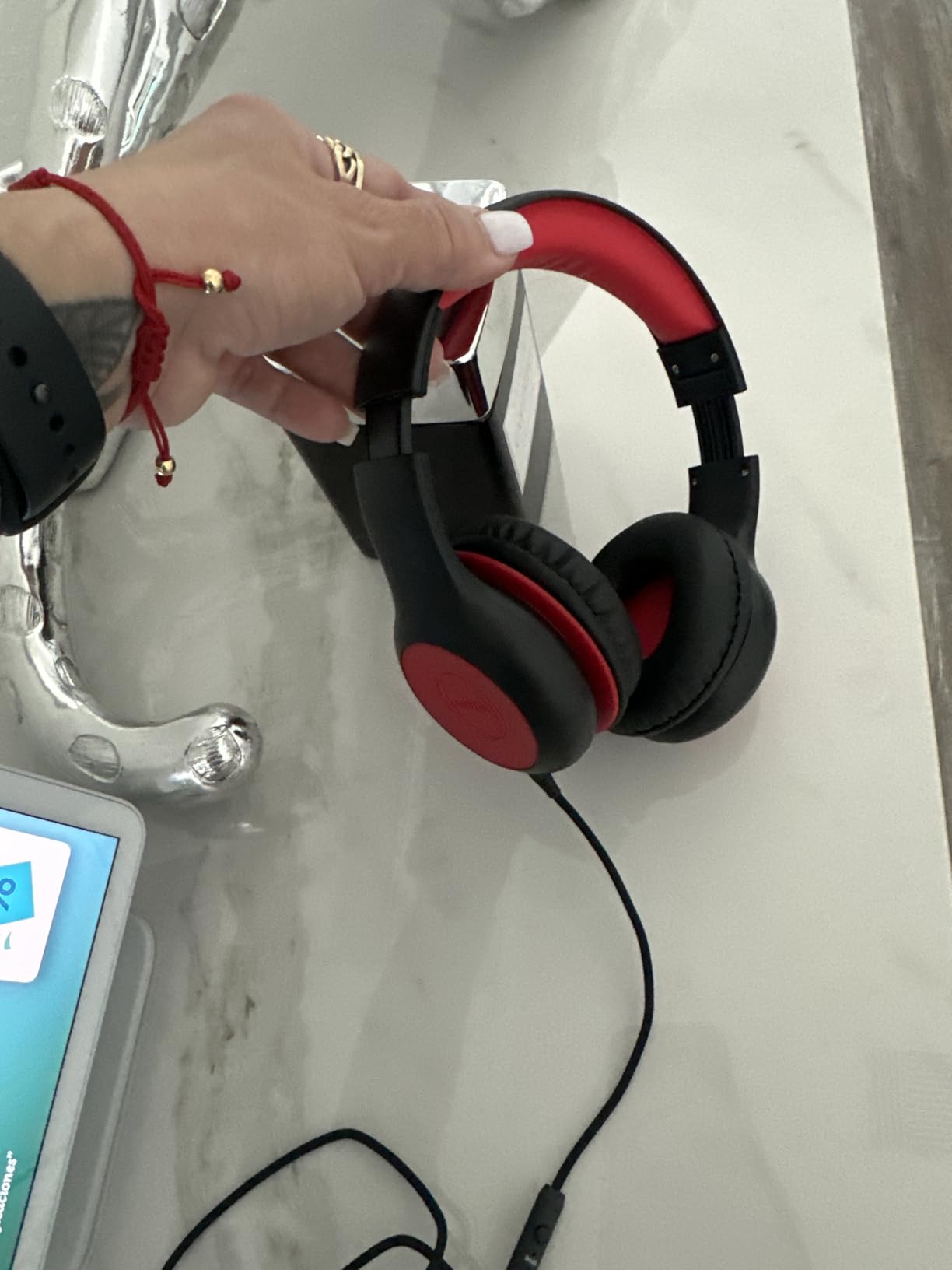 EarFun K1 Kids Headphones Wired with Microphone, 85/94dB Volume Limit Headphones for Kids, Portable Wired Headphone with Shareport, Stereo Sound Foldable Headset for School/Tablet/iPad customer photo 2