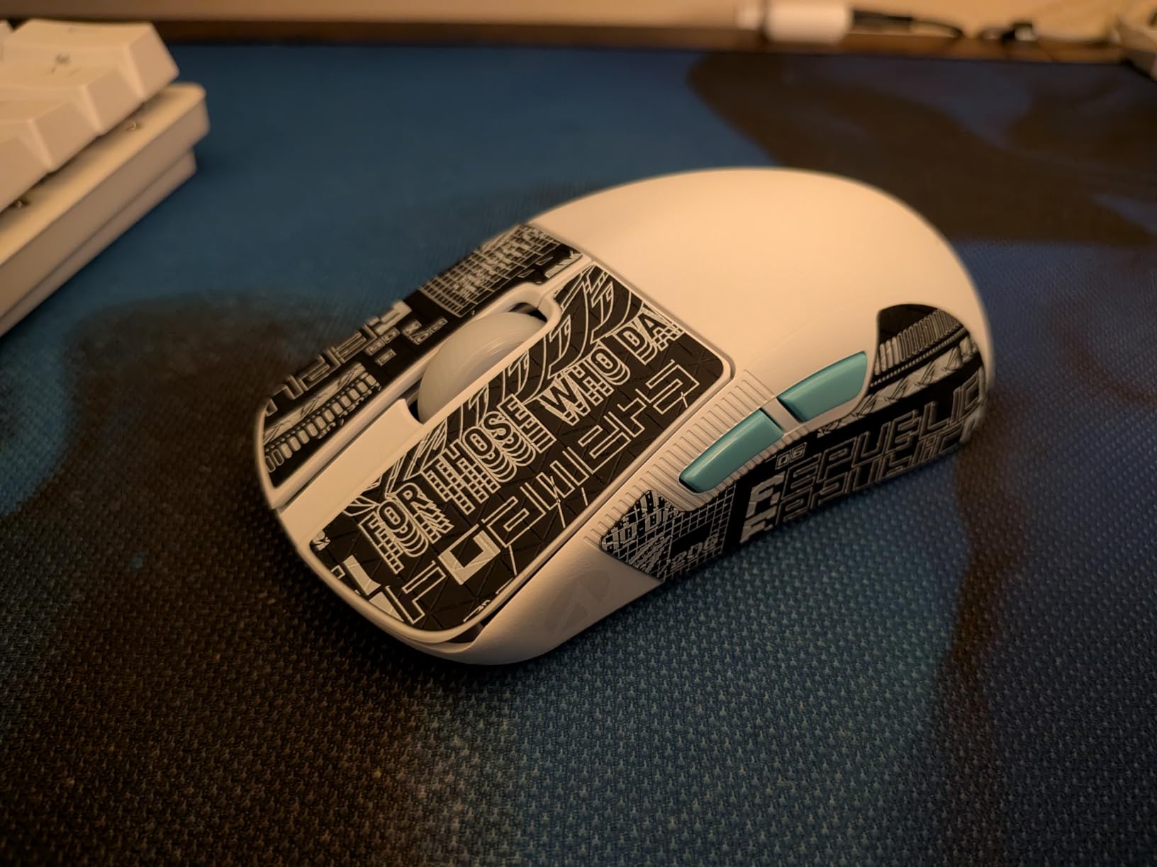 ASUS ROG Harpe Ace Aim Lab Wireless Esports Gaming Mouse - Aim Lab Settings Optimizer, Pro-Tested, Right-Handed, 54g Lightweight, Tri-Mode Connectivity, 36K DPI customer photo 2