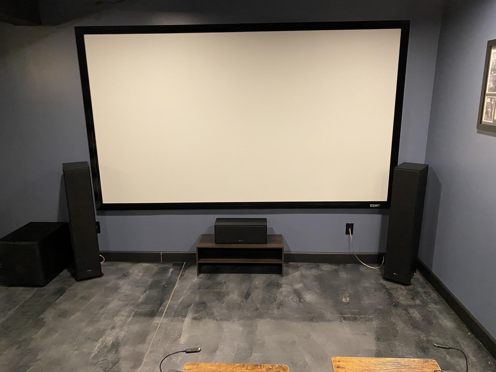 Klipsch Reference 5.1 Home Theater Pack with 2x R-620F Floorstanding Speaker, R-12SW Subwoofer, R-52C Center Channel Speaker and 2x R-41M Bookshelf Speaker, Black customer photo 1
