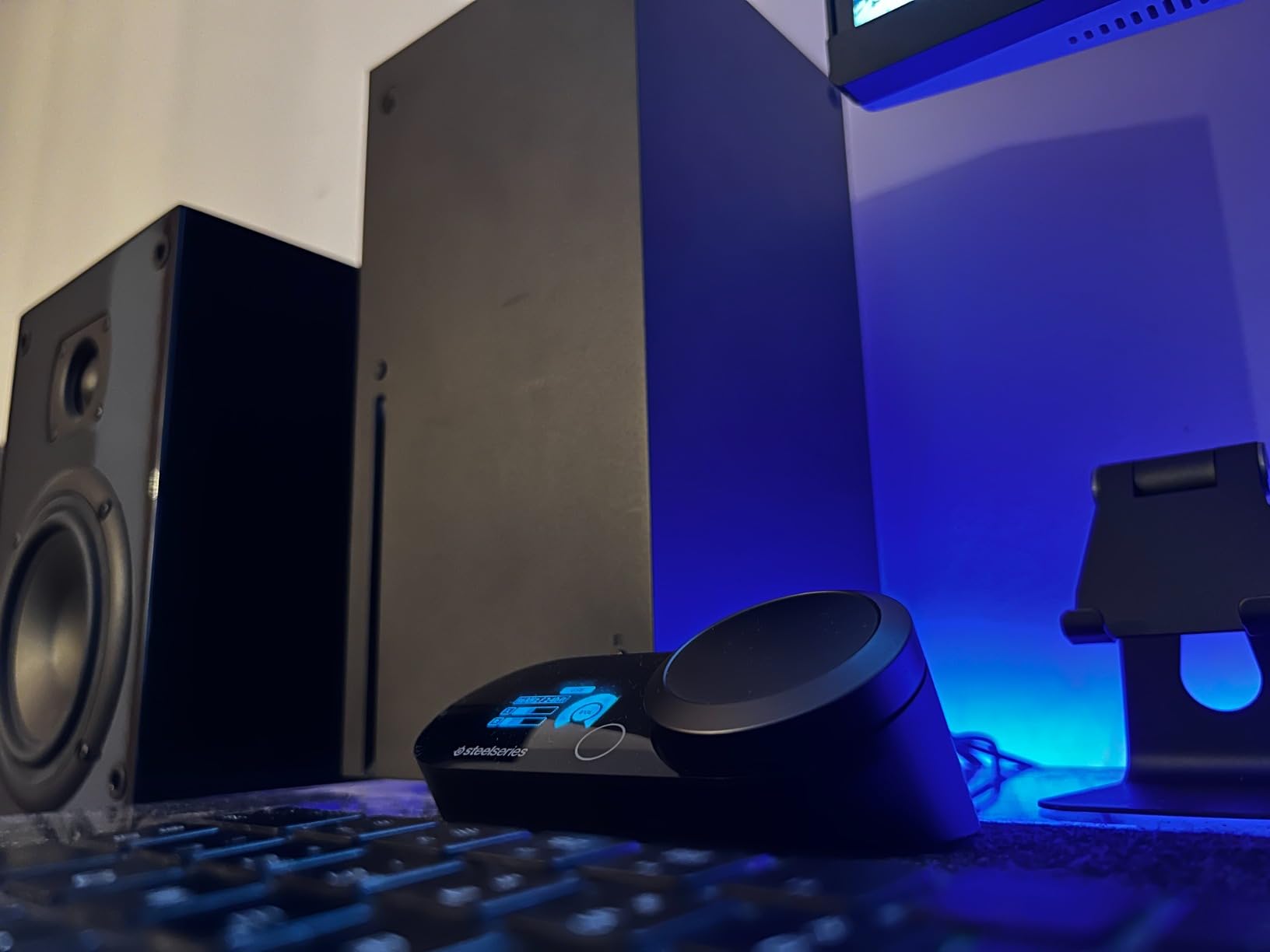 SteelSeries GameDAC Gen 2 Hi-Res Audio Amplifier - ESS Sabre Quad-DAC - AI Noise Cancellation - 360 Degree Spatial Audio - Hi-Res Certified - PC, PS5, PS4 customer photo 1