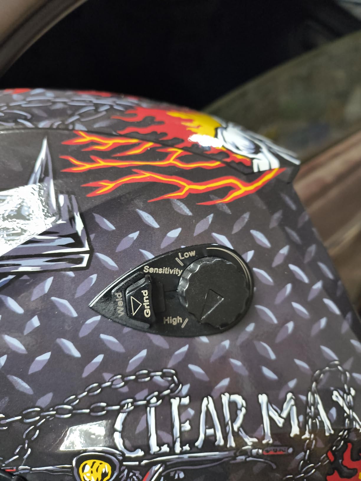 ARCCAPTAIN Welding Helmet Auto Darkening, 1/1/1/1 True Color Welding Hood, 4 Arc Sensor 1/25000s Response Time Solar Powered Weld Hood Helmet HSH-S800 Skeleton Knight customer photo 1