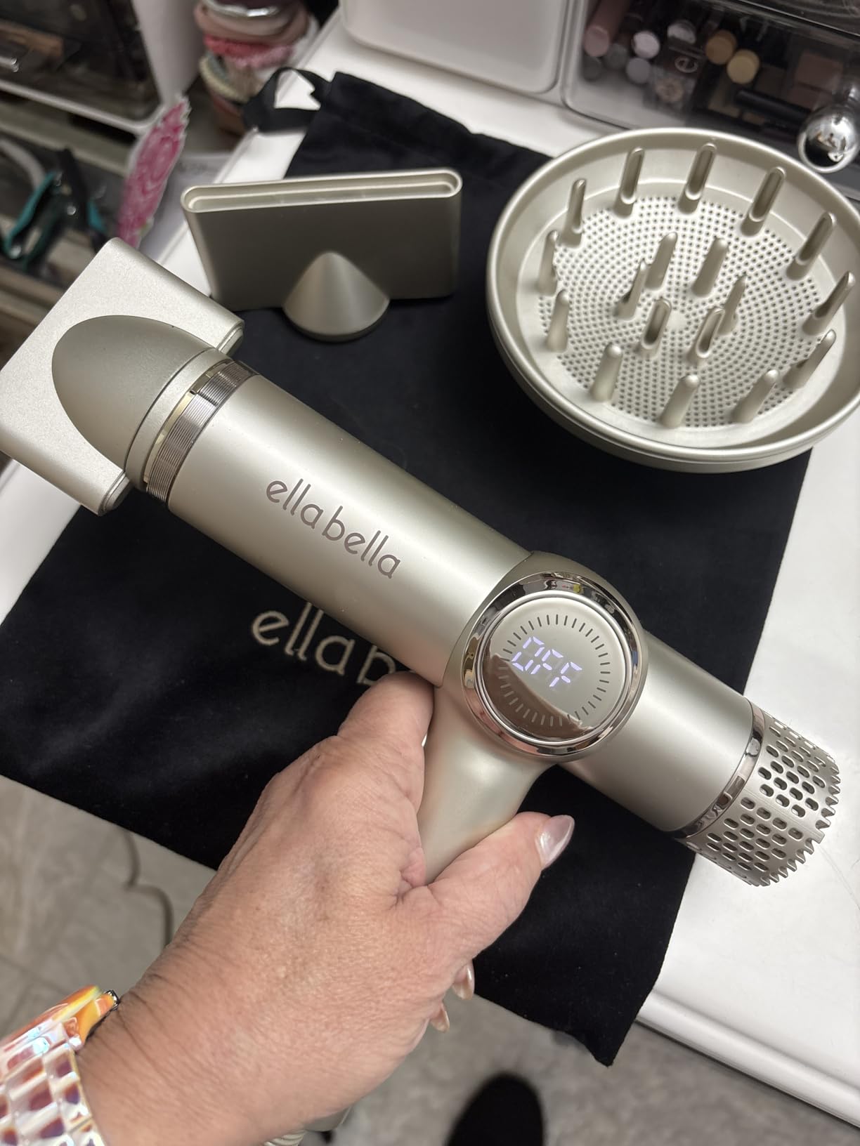 ELLA BELLA Professional Ionic Hair Dryer with Diffuser - Negative Ion Blow Dryer - Suitable All Hair Types - Intelligent Heat Control & Rapid Drying Speeds - Lightweight Design - Low Noise Technology customer photo 1