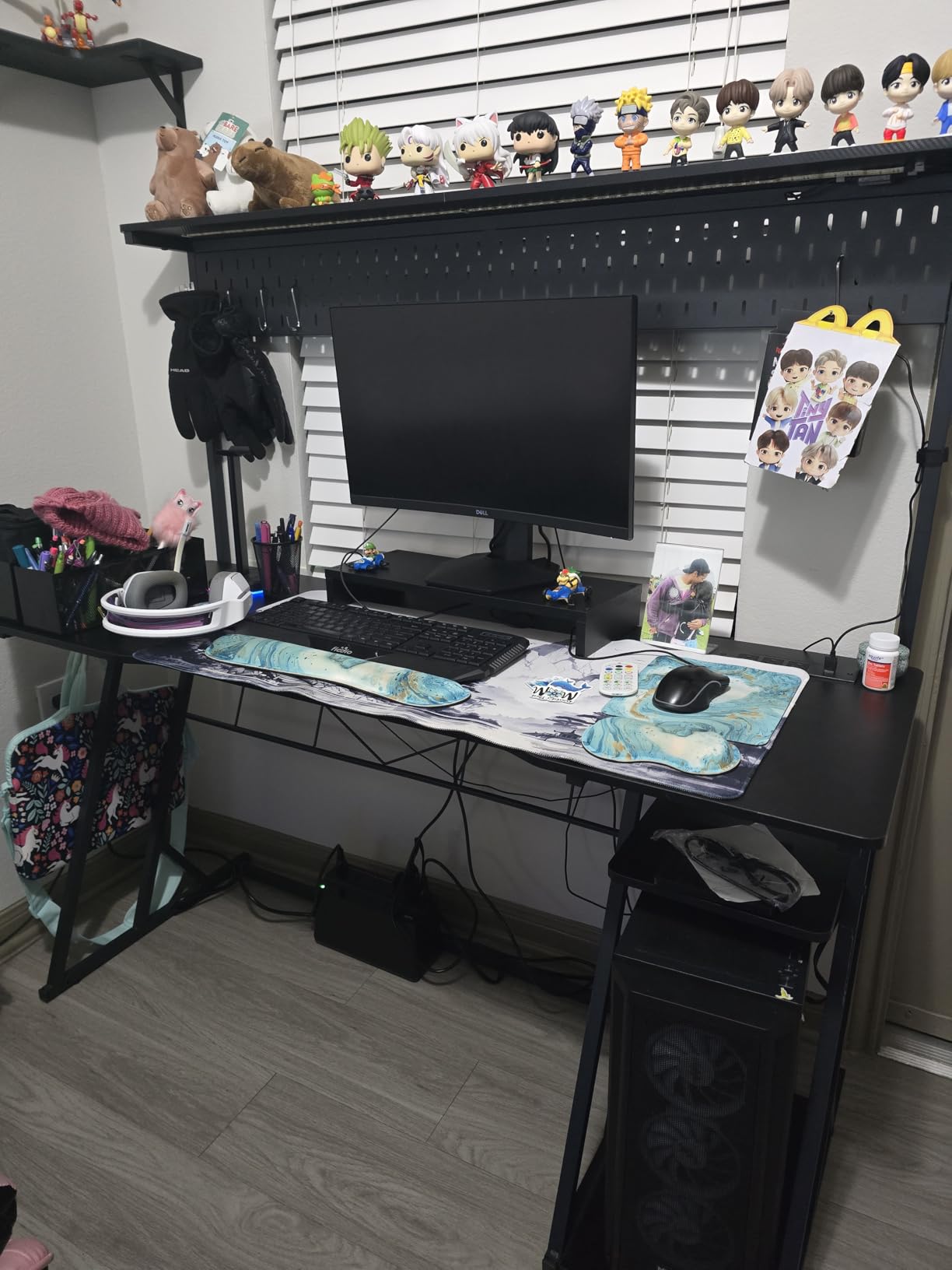 Armocity Gaming Computer Desk with Shelves and Outlets, Gaming Desk with Hutch and LED Lights, Reversible PC Gaming Desks with Pegboard, Carbon Fiber Black 47'' customer photo 1