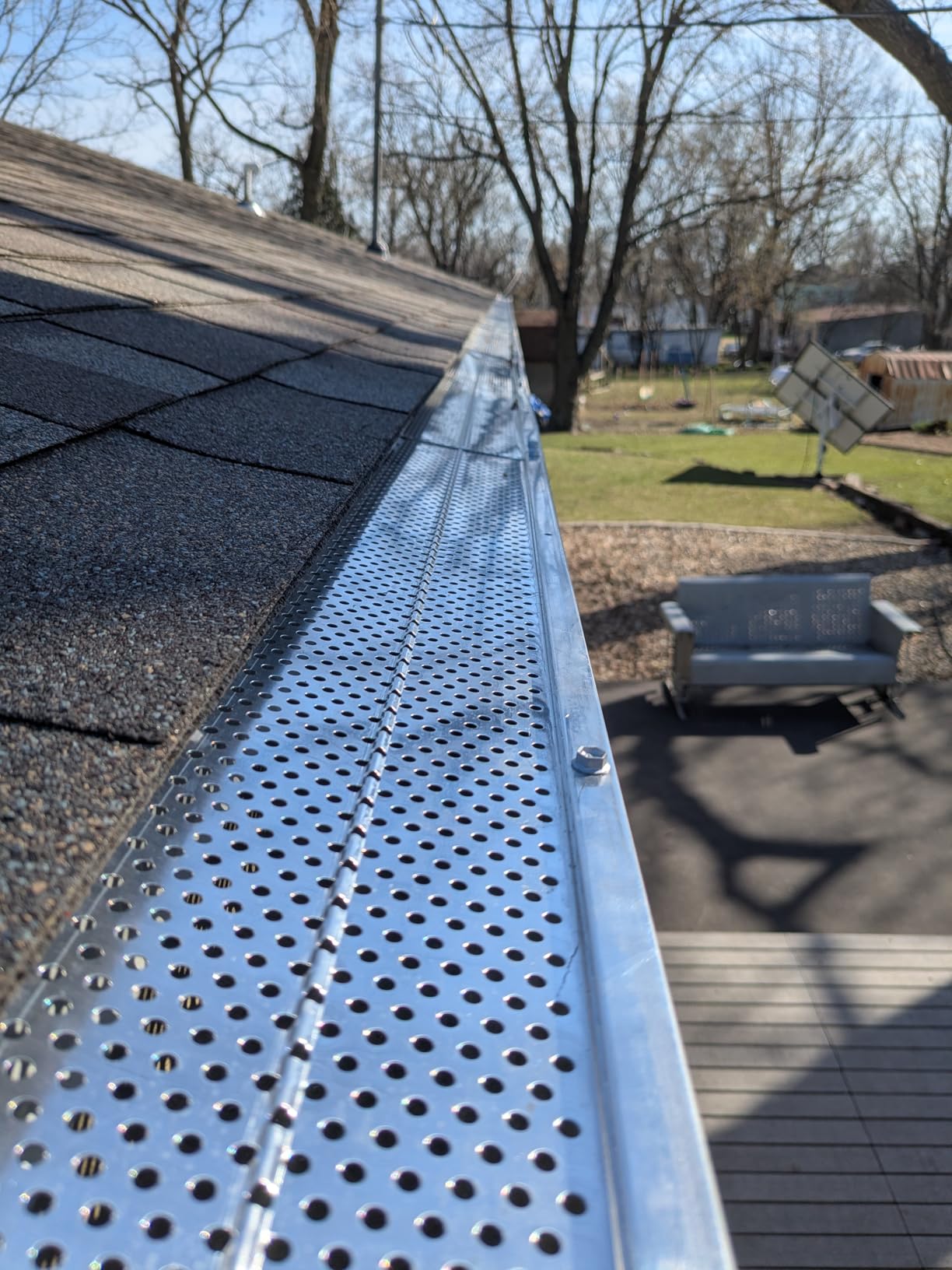 VEVOR Gutter Guard, 5 inch Width, Aluminum Leaf Filter DIY Gutter Cover, 52 PCS 208 ft Total Length, 0.157'' Hole Diameter & 0.02'' Thick Fits Any Roof or Gutter Type customer photo 2