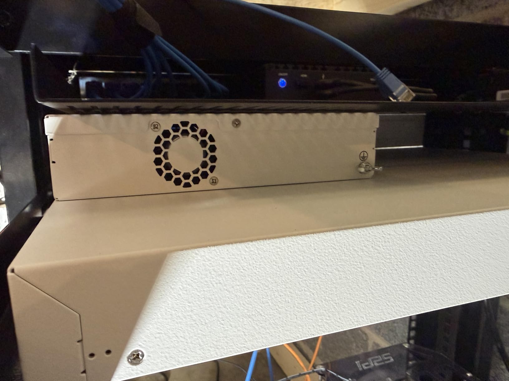 MikroTik CRS310-8G+2S+IN L3 Smart Switch - 8x 2.5G Ethernet Ports, 2x 10G SFP+ Slots, Managed, Desktop customer photo 1