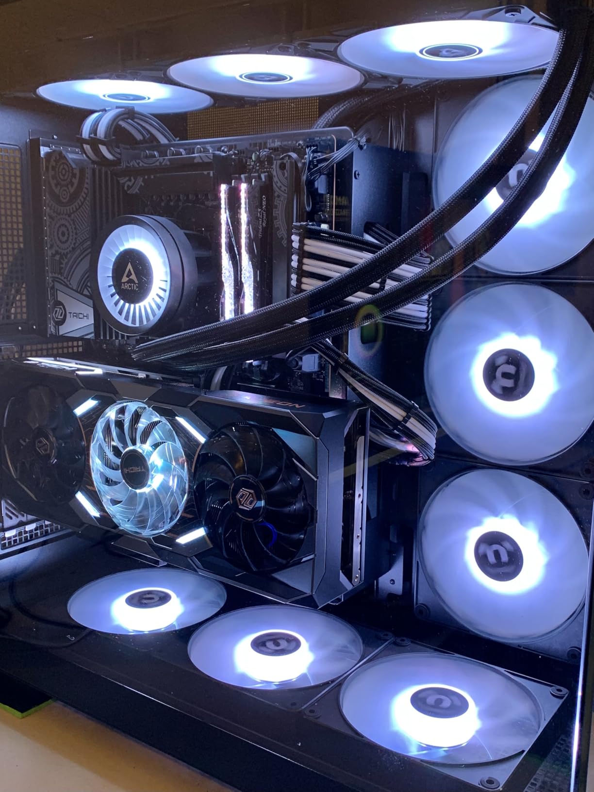 CableMod Pro ModMesh Sleeved 12VHPWR StealthSense Cable Extension Kit (Carbon, 16-pin to Triple 8-pin) customer photo 1