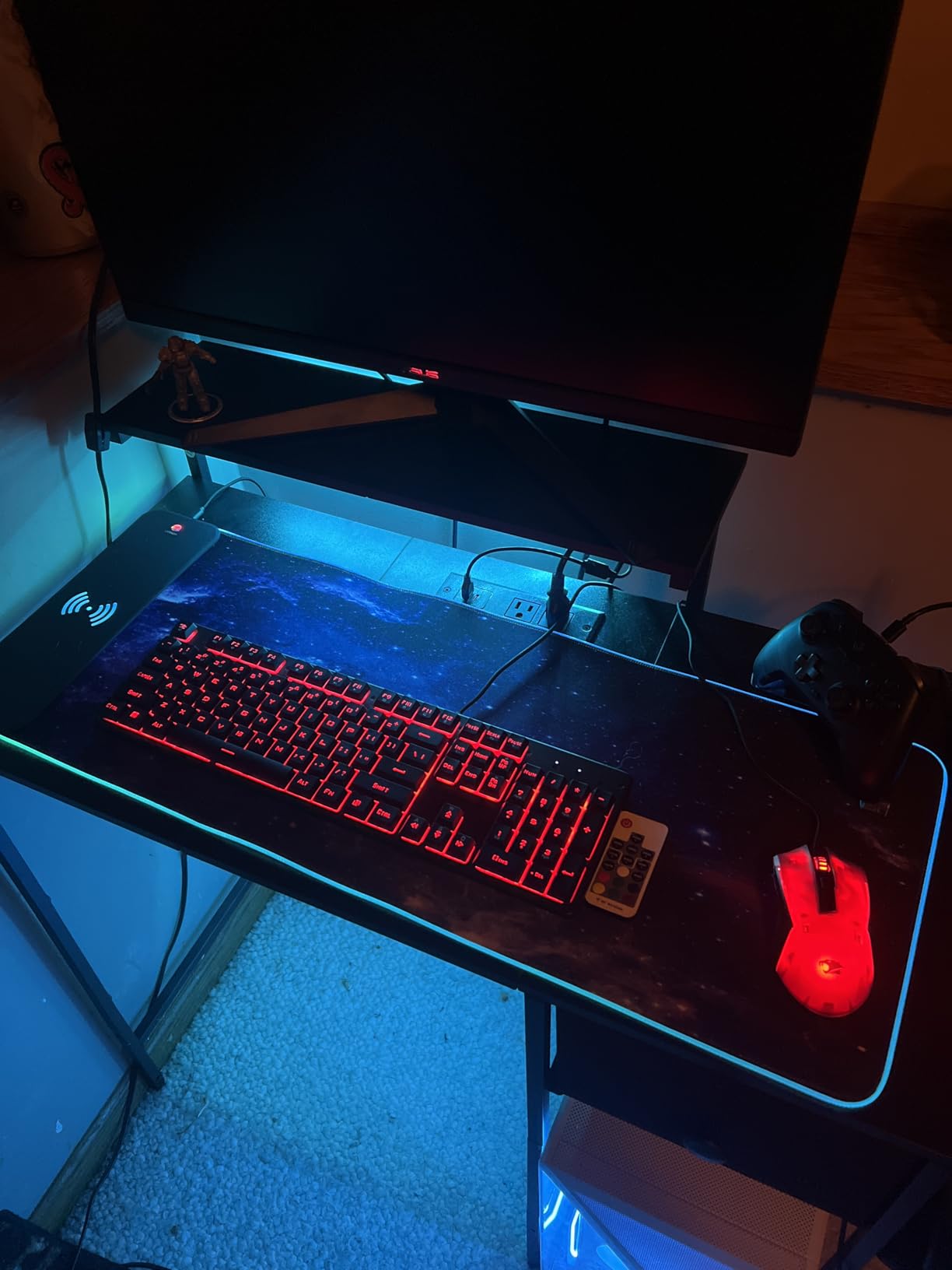 ToLuLu RGB Gaming Wireless Charging Mouse Pad, 5/7.5/10/15W 10 Light Modes LED Mouse Pad Computer Keyboard Mat Mousepad, 800x300x4MM Extended Large Desk Mat for Gaming, MacBook, Laptop, PC, Galaxy customer photo 1