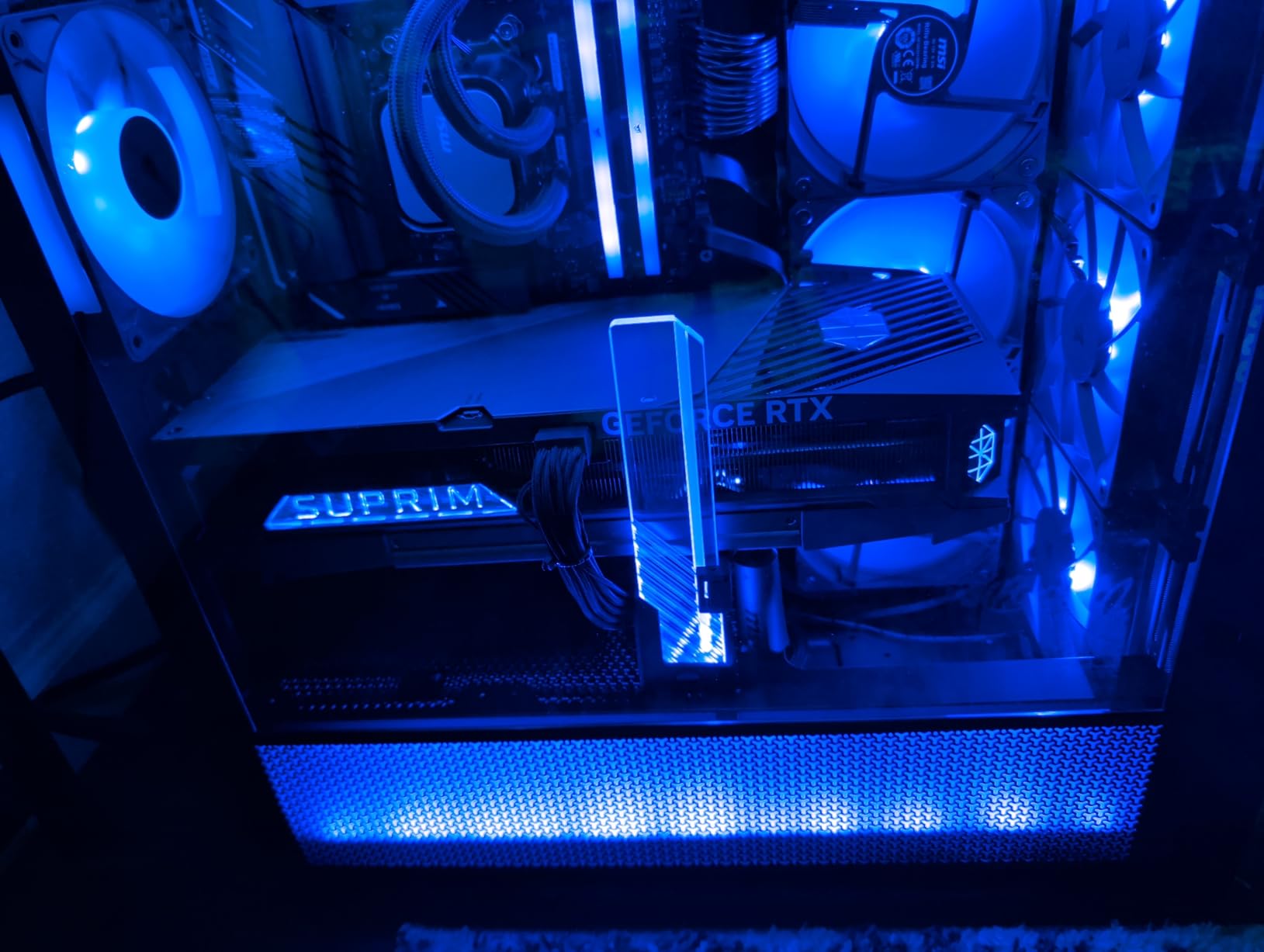 Cooler Master Atlas ARGB GPU Support Bracket, Aluminum Magnets Stand, Infinity Mirror Design, ARGB Tempered Glass, Up to RTX 4090 Support, Dual-Axis Mode Vertical | Horizontal customer photo 2