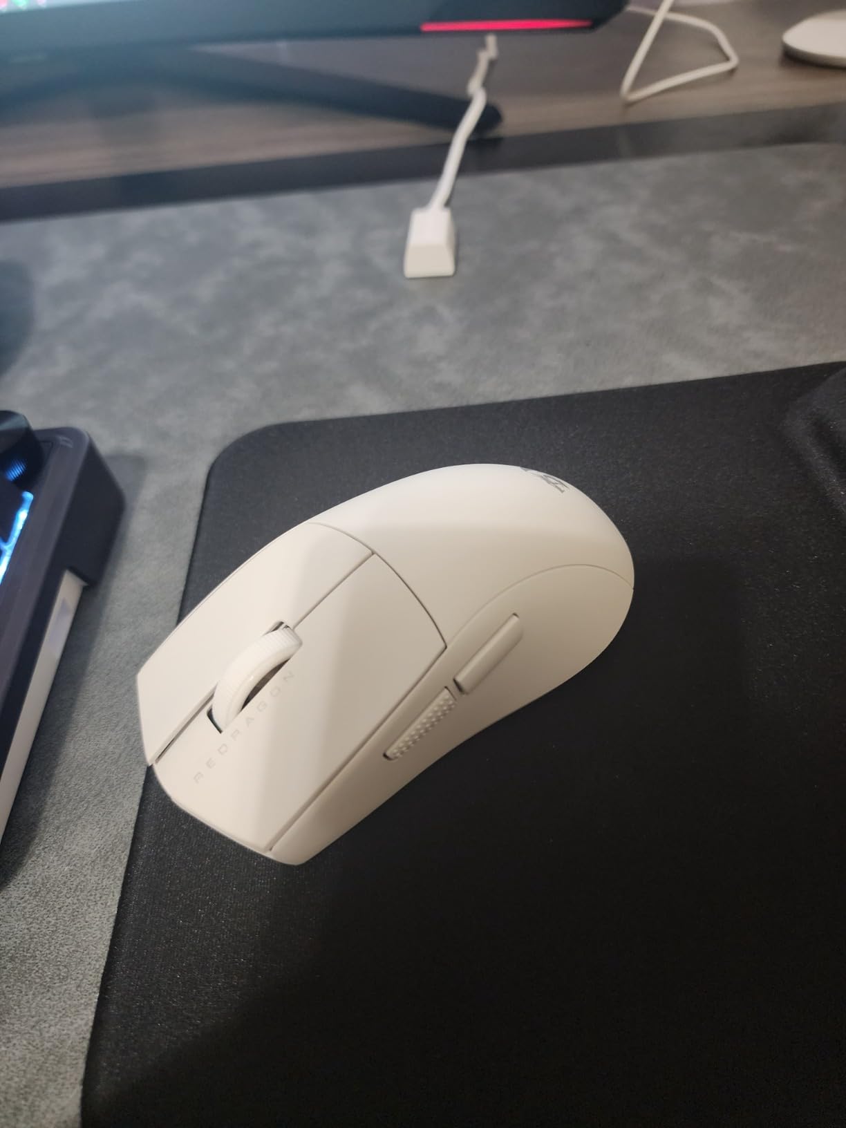Redragon M916 PRO 3-Mode Wireless Gaming Mouse, Hype-Speed 4K Polling Rate, 49G Ultra-Light 26K DPI Mouse w/Ergonomic Natural Grip Build, Redefinable Macro Buttons, Software Supported customer photo 1