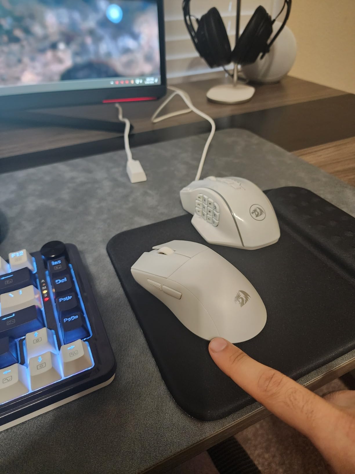 Redragon M916 PRO 3-Mode Wireless Gaming Mouse, Hype-Speed 4K Polling Rate, 49G Ultra-Light 26K DPI Mouse w/Ergonomic Natural Grip Build, Redefinable Macro Buttons, Software Supported customer photo 2