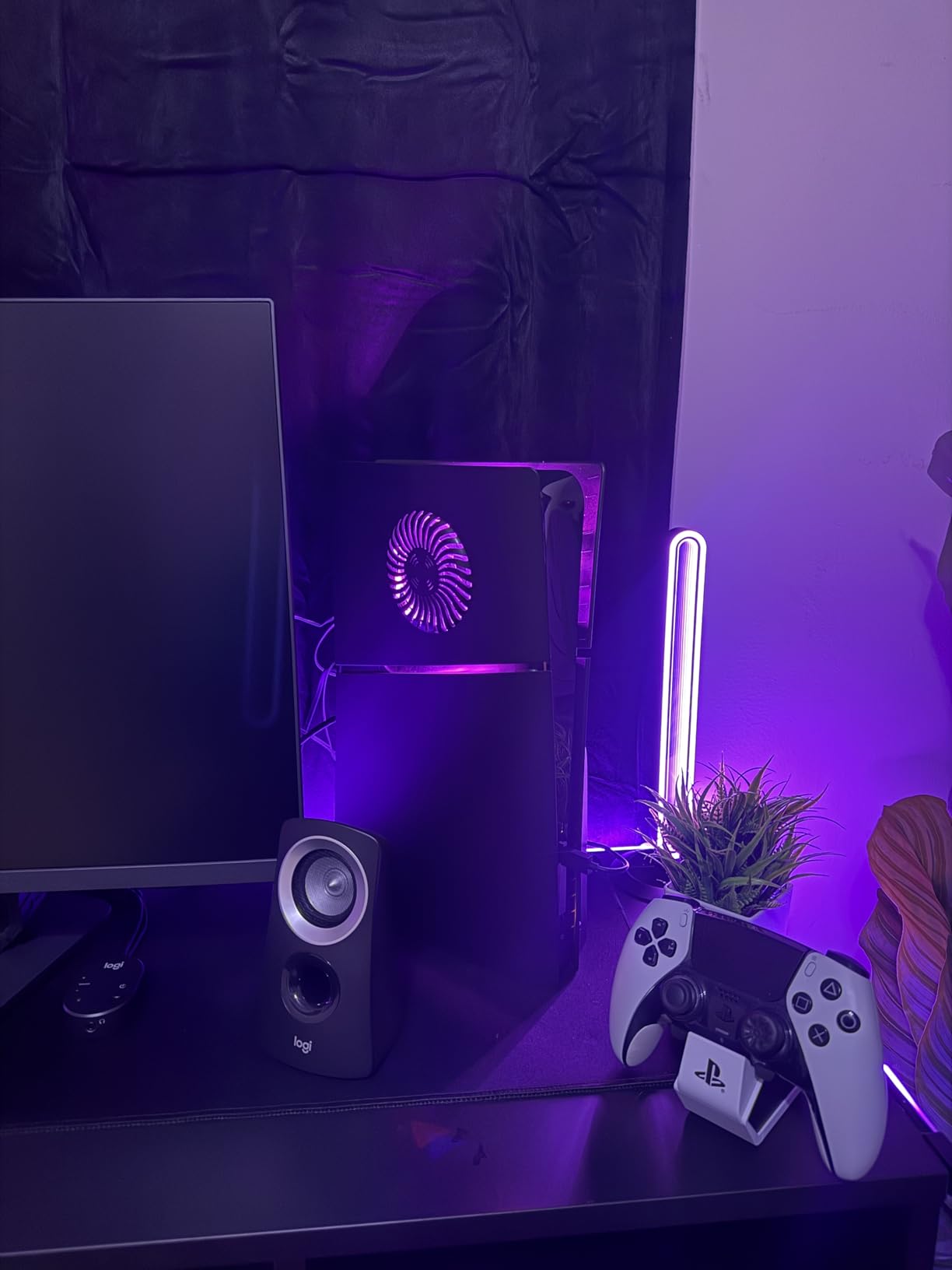 Faceplate for PS5 Slim Disc Edition with RGB Light Strip and Dust Filter with Cooling Vents DOBEWINGDELOU 400+ Effects LED Light Ring Console Face Plate Cover DIY Decoration Kit Accessories Black customer photo 2
