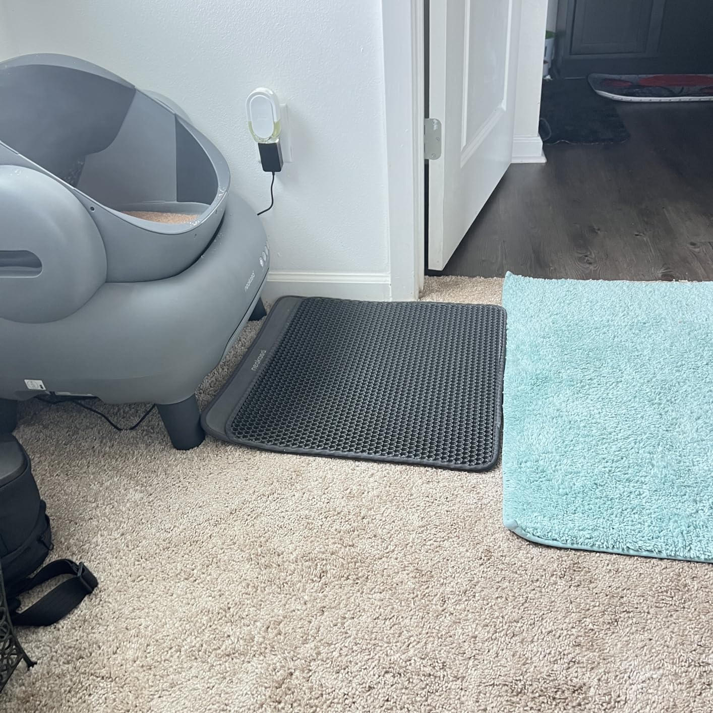 M1 Plus Open-Top Self-Cleaning Cat Litter Box, 360 Safety Sensors, Advanced Odor & Leak Control, Automatic for Large & Multi-Cat Homes, Litter Mat & 2 Rolls Refill Bags Included customer photo 2