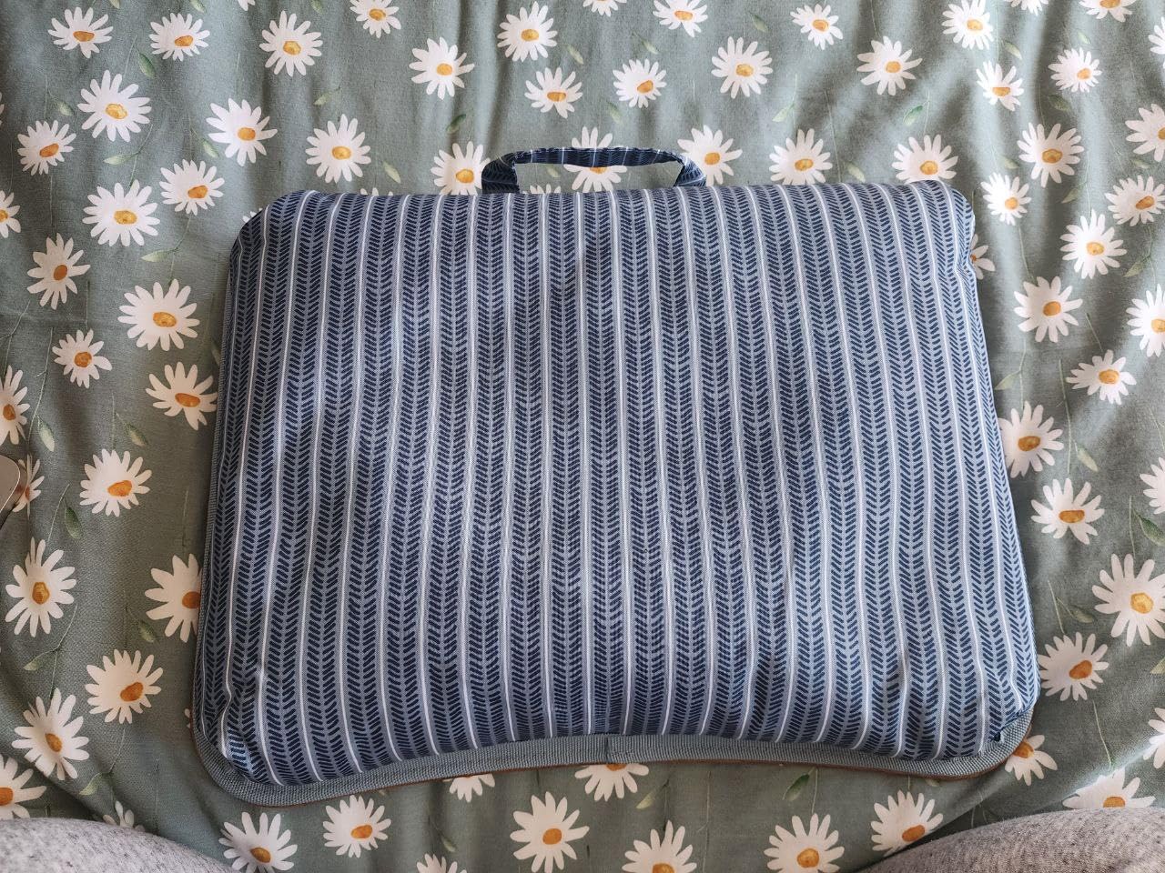 LAPGEAR Designer Lap Desk with Phone Holder and Device Ledge - Arrow Stripes - Fits up to 15.6 Inch Laptops - Style No. 45411 customer photo 2