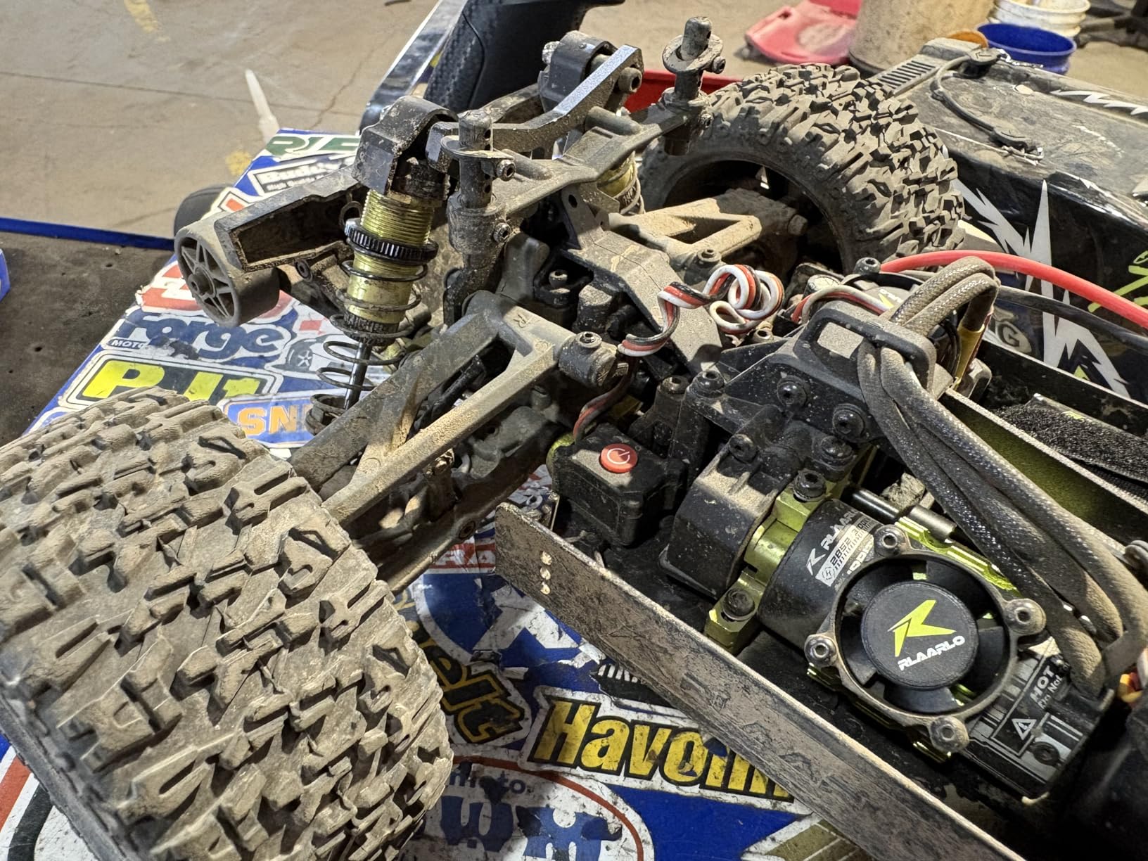 AMORIL 1/10 RTR Brushless Fast RC Cars for Adults, Max 50mph Hobby Electric Off-Road Monster Truck, Waterproof High Speed RC Car 4WD Remote Control Car with 3S Lipo, Green customer photo 1