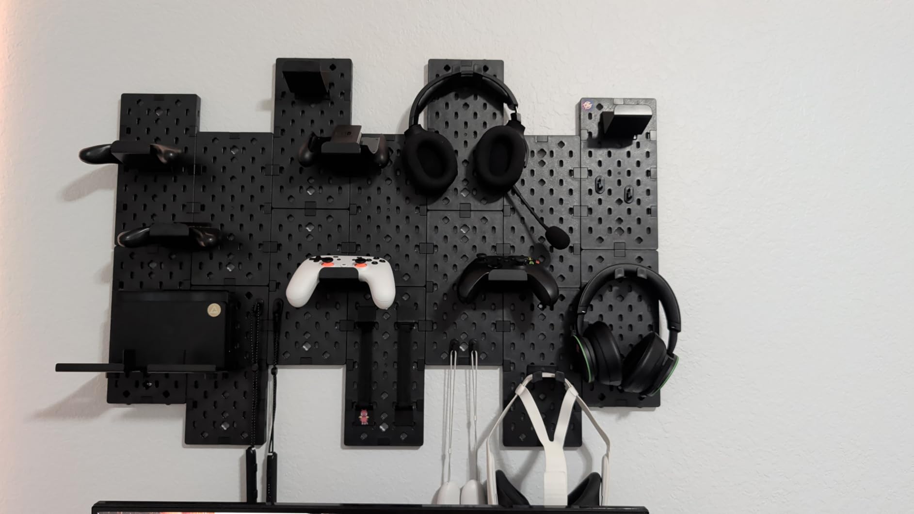PEGZONE Controller and Headphone Holder Wall Mount, Modular Gaming Pegboard with Accessories, Controller Stand for Xbox PS5 PS4 Switch, Video Game Storage, Disc Shelf Organizer, 7pcs Pegboard, Black customer photo 1