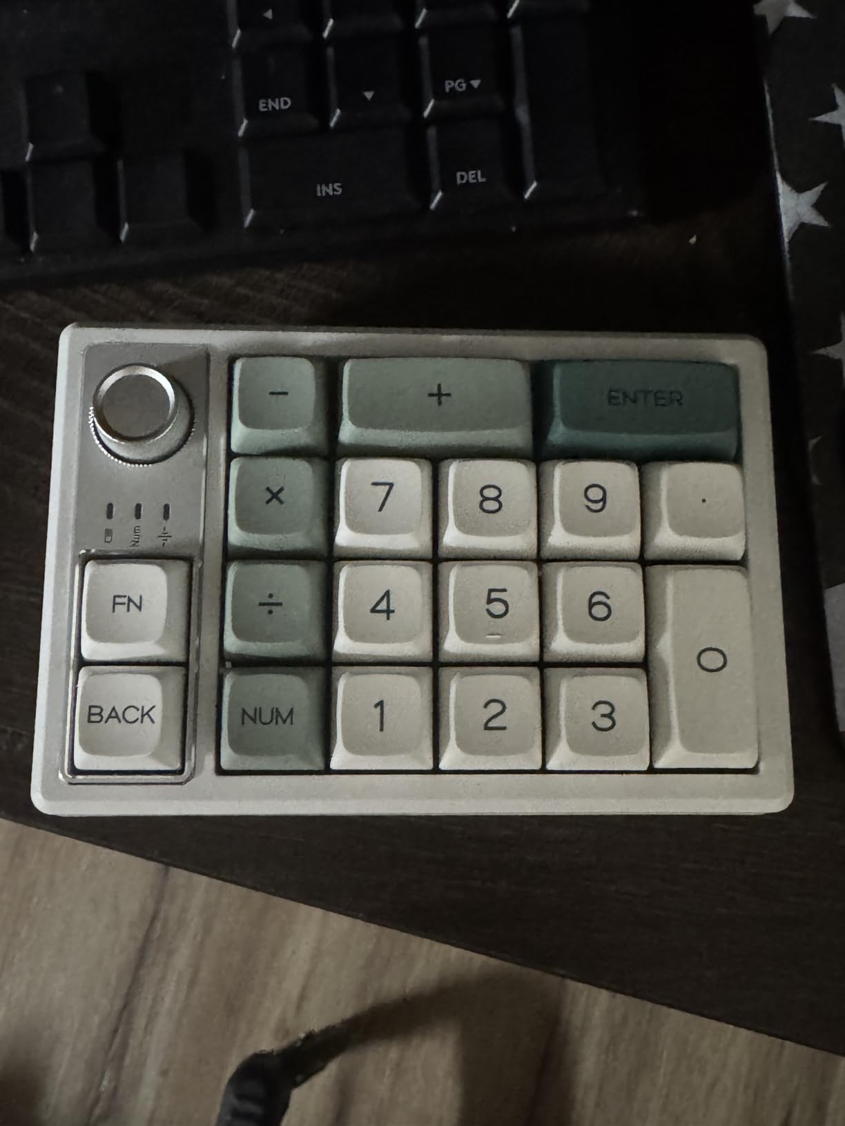 Gasket Creamy Mechanical Numpad Programmable Macro Keypad Wireless 2.4G/Bluetooth 5.0/Wired USB-C RGB Backlit Hot Swappable Number Pad Rechargeable Numeric Keyboard Metal Knob for Win/Mac customer photo 1