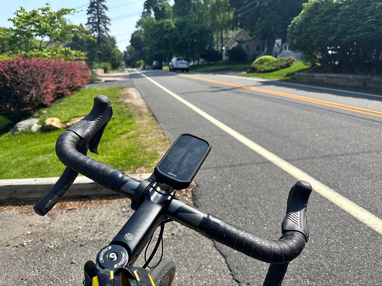 Edge® 1050, Premium Cycling Computer, Vivid Color Touchscreen Display, Built-in Speaker, Advanced Training and Group Ride Features, Road Hazard Alerts customer photo 2