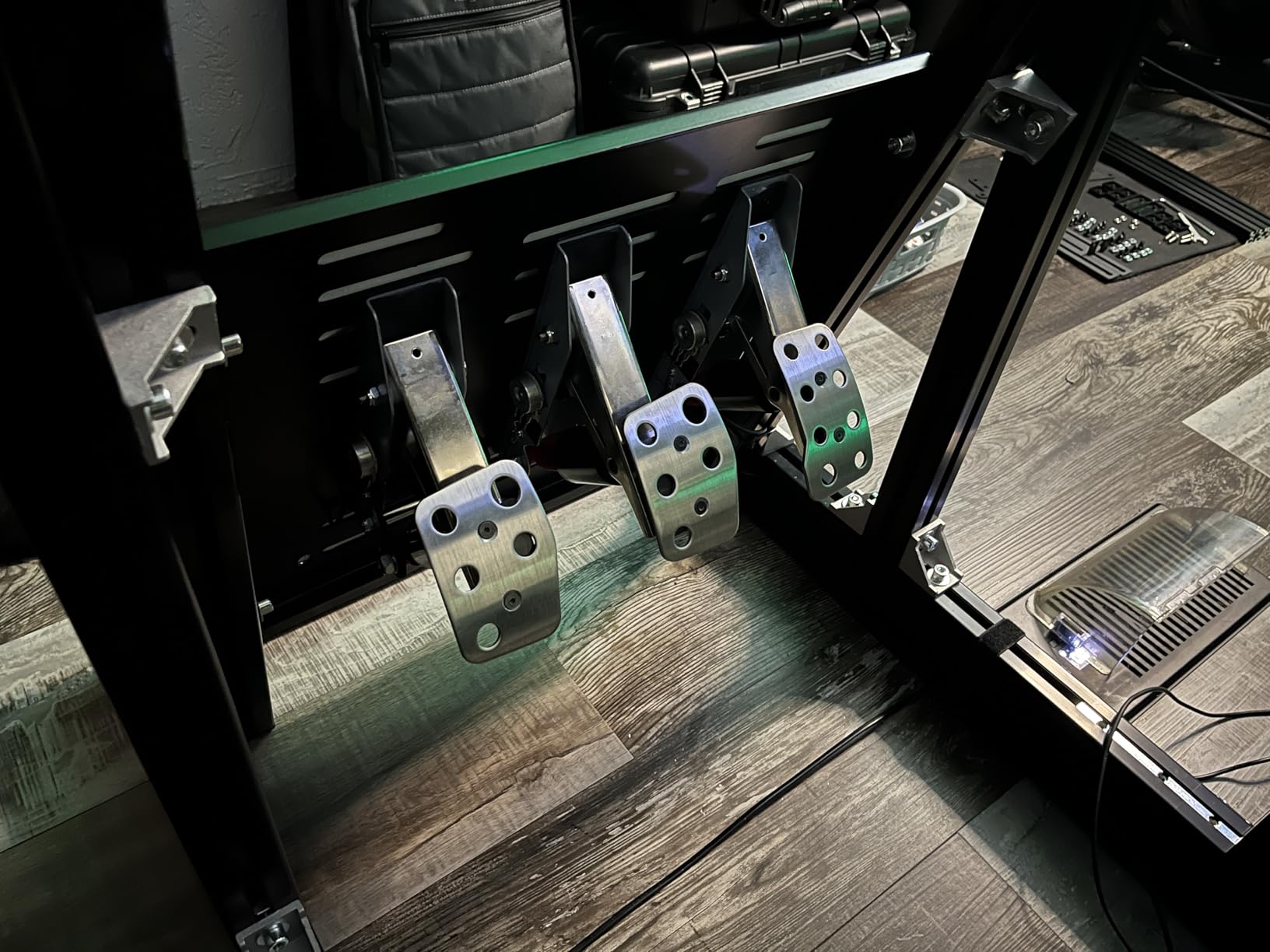 Anman GT/F1 Sim Racing Cockpit 8040 Aluminium Profile Racing Stand, Adjustable Cockpit Modular Design Supports DIY Assembly, Fit for Logitech GPRO, for Fanatec CSLDD Direct Drive Steering Wheel customer photo 2
