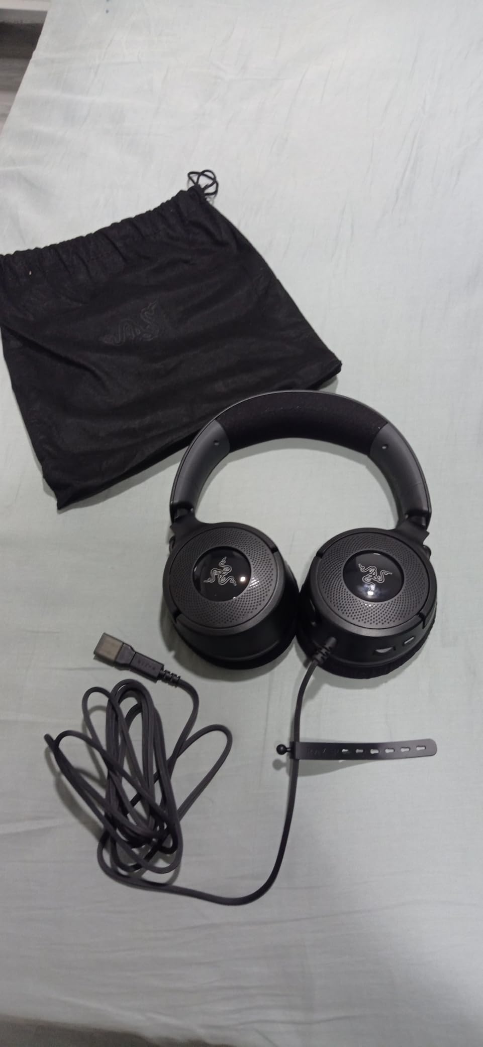 Razer Kraken V4 X Wired Gaming Headset: 40 mm Drivers - Cardioid Mic - Memory Foam Cushions - Chroma RGB Lighting - Type C & Type A Cable - for PC, Mac, PS5, Nintendo Switch 2, Steam Deck, Smartphone customer photo 2