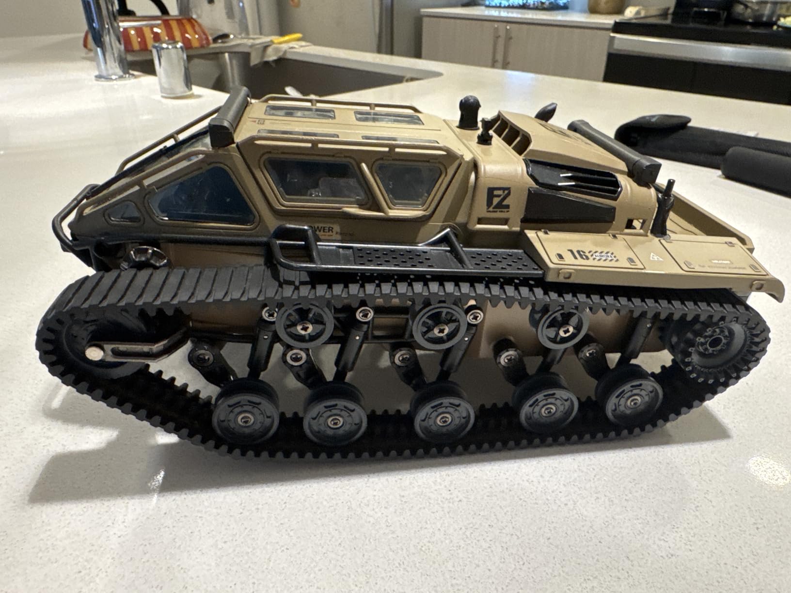 Mostop RC Tank Car, 1:16 Scale 2.4Ghz Remote Control Crawler High Speed Tank, Off-Road RC Tracked Vehicles 360°Rotating Drifting Car with 2 Batteries, Military Truck for Kids Adults customer photo 2