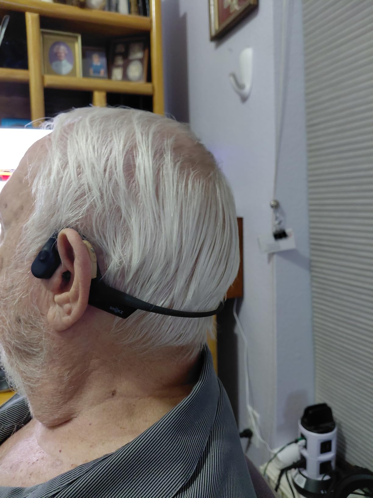 SHOKZ OpenComm2 2025 Upgrade - Open-Ear Bone Conduction Headphones, Wireless Bluetooth Headset with Noise Canceling Mic & Mute Button for Work Calls and Meetings, 16 Hour Talk Time for Mobile & PC - C120 customer photo 1