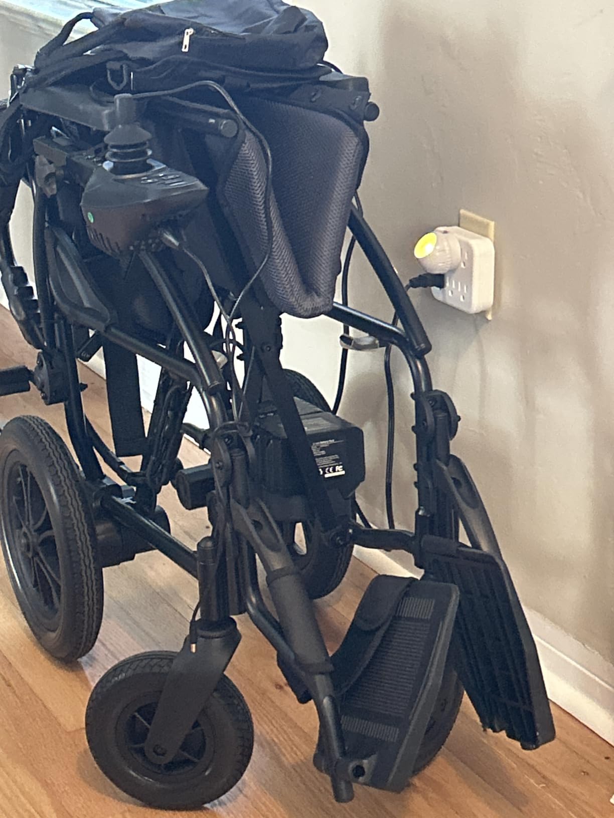 SLF30 Electric Wheelchairs for Adults, Foldable Durable Motorized Wheelchair with 19 Inch Seat and Supports Up to 300 lbs Airline Approved customer photo 1