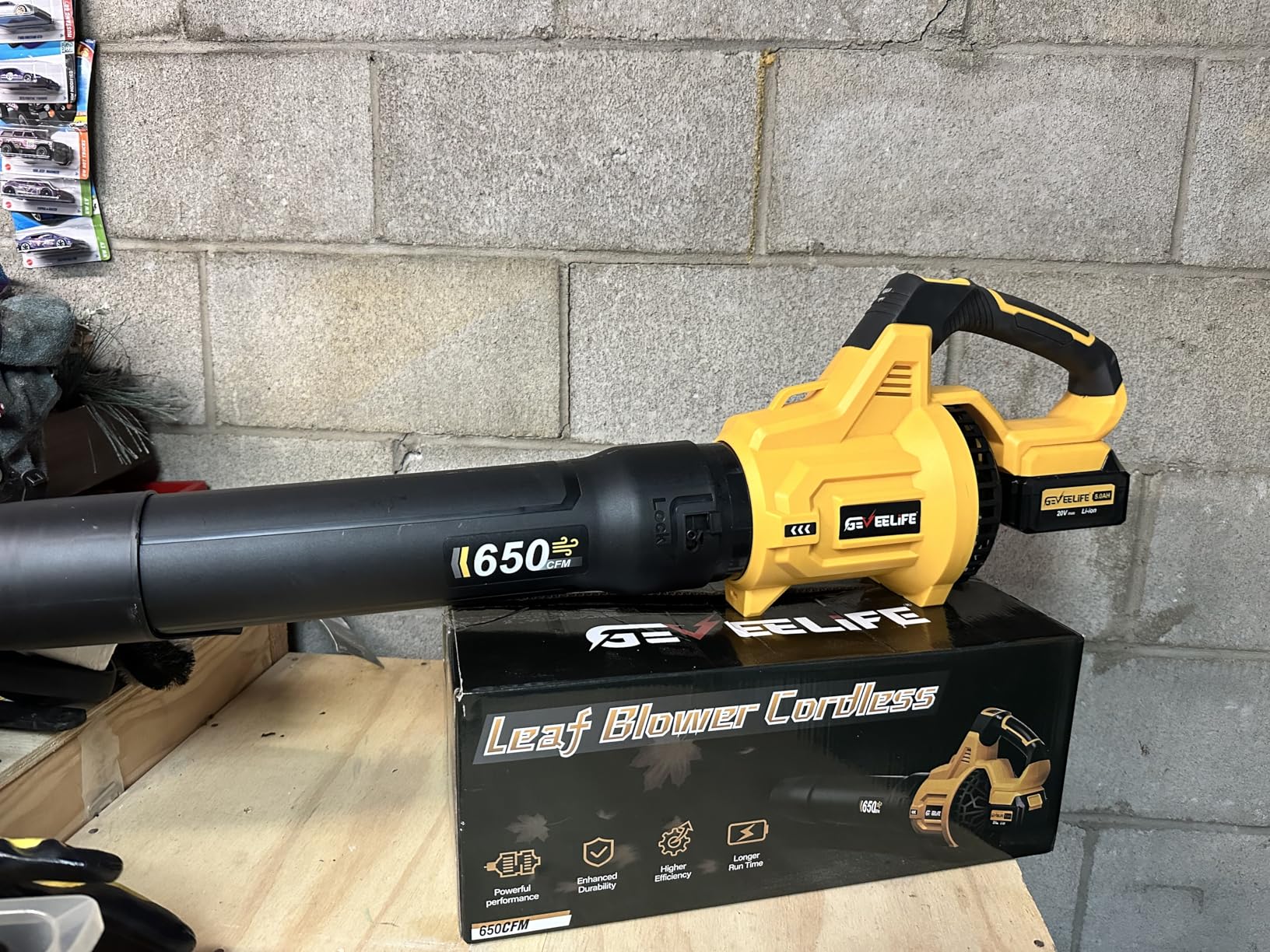 GEVEELIFE Leaf Blower Cordless, 650CFM & 3 Speed Levels, Electric Cordless Leaf Blower with 2 * 5.0Ah Battery Powered, Blowers for Lawn Care, Yard, Blowing Leaves, Dust, Snow customer photo 2