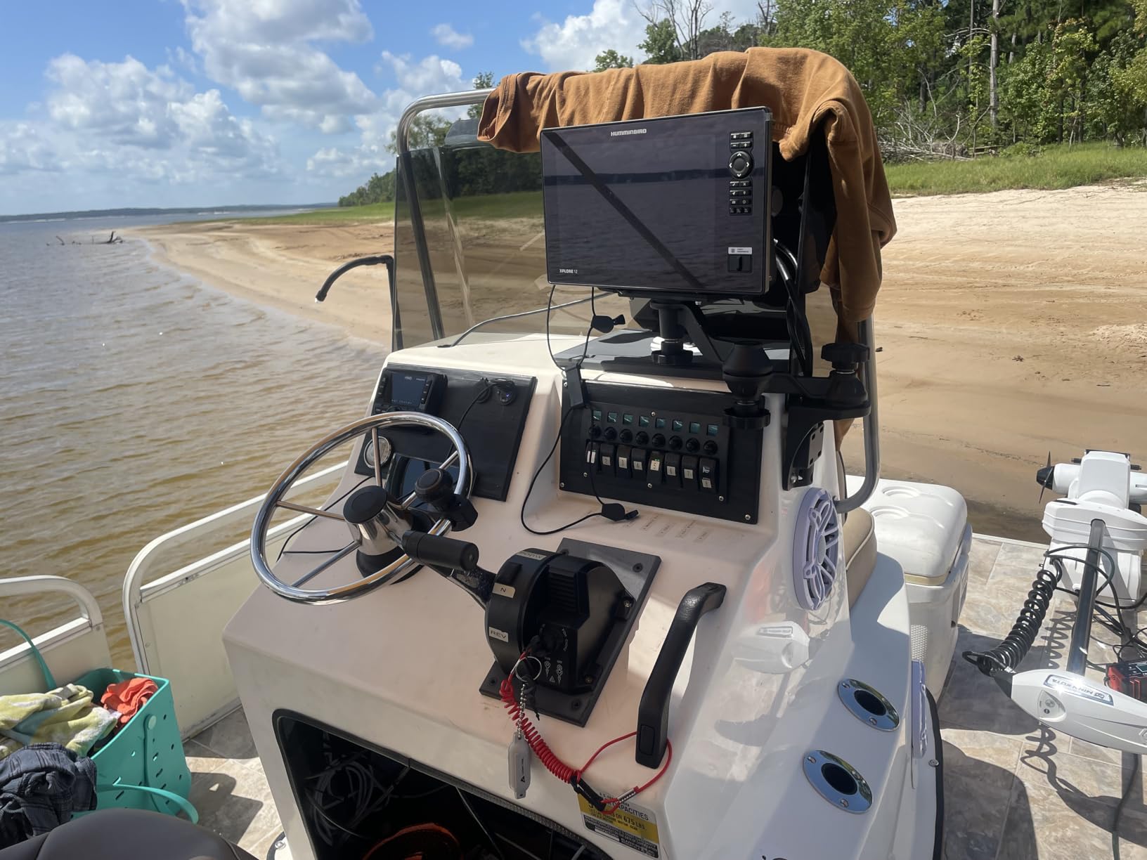 Humminbird XPLORE Series GPS Fish Finder MEGA Side Imaging+ & HD Touchscreen Display (Premium) customer photo 2