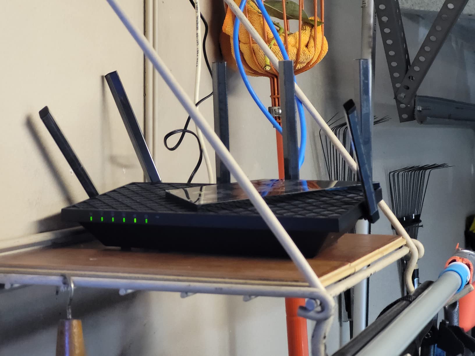 TP-Link Tri-Band AXE5400 Wi-Fi 6E Gaming Router Archer GXE75 | 6-Stream 5.4 Gbps | 1x2.5G + 4x1G Ports, USB 3.0 | Exclusive Acceleration, Gaming Port & Panel, RGB Lighting | EasyMesh, HomeShield customer photo 1