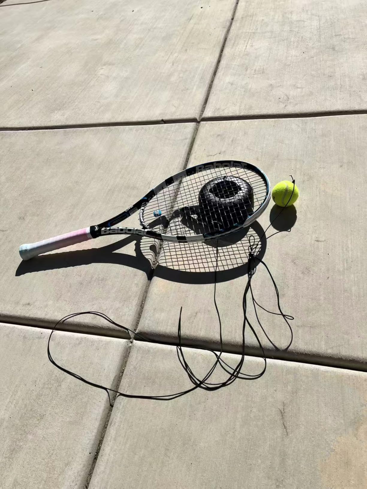 Hikeen Premium Tennis Trainer Rebound with Metal Base, Portable Solo Tennis Trainer Set with 3 Highly Elastic String Balls, Tennis Practice Equipment for Adult Kids an Beginners customer photo 2