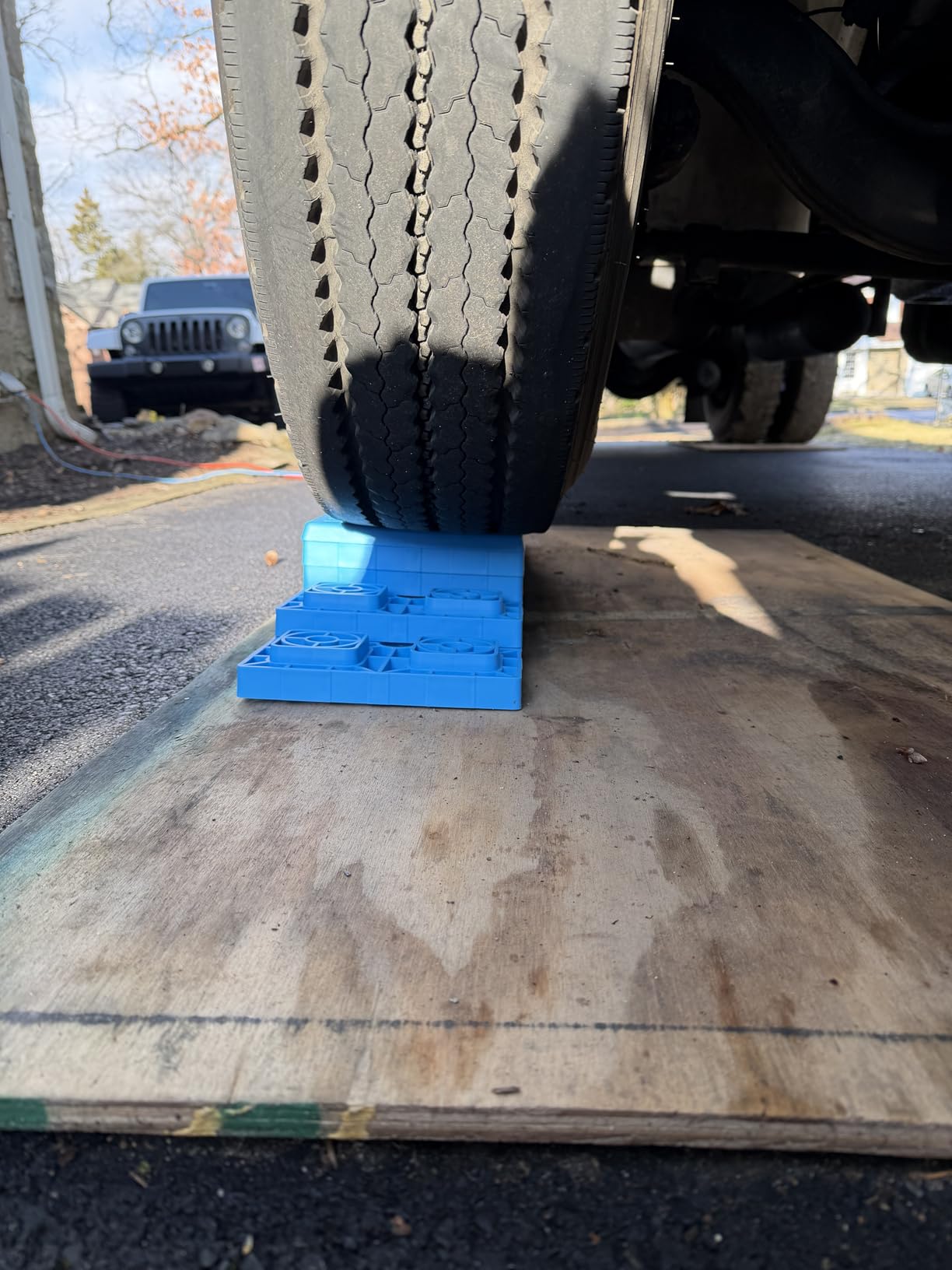 RVMATE 12 Pack RV Leveling Blocks, Heavy Duty Camper Leveling Blocks, Levelers for RVs, Reduce Trailer Movement, Trailer Leveling Blocks, RV Leveling System Great for Single and Dual Wheels customer photo 1
