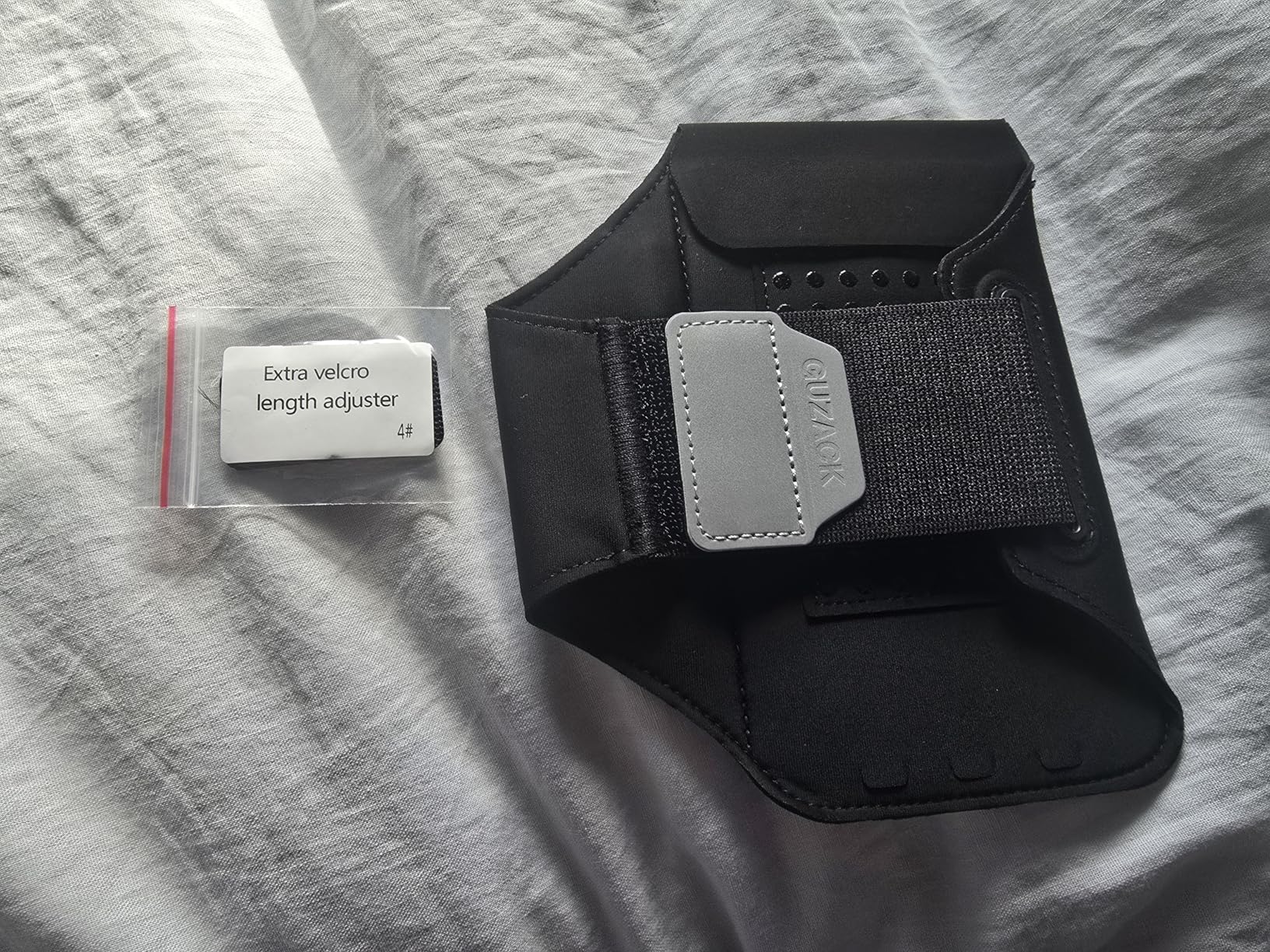 Running Armband with Earphone Pouch & Card Slot, Running Phone Holder for iPhone 17 16 15 14 Pro Max Plus Galaxy S25 S24 S23 Ultra, Up to 6.8