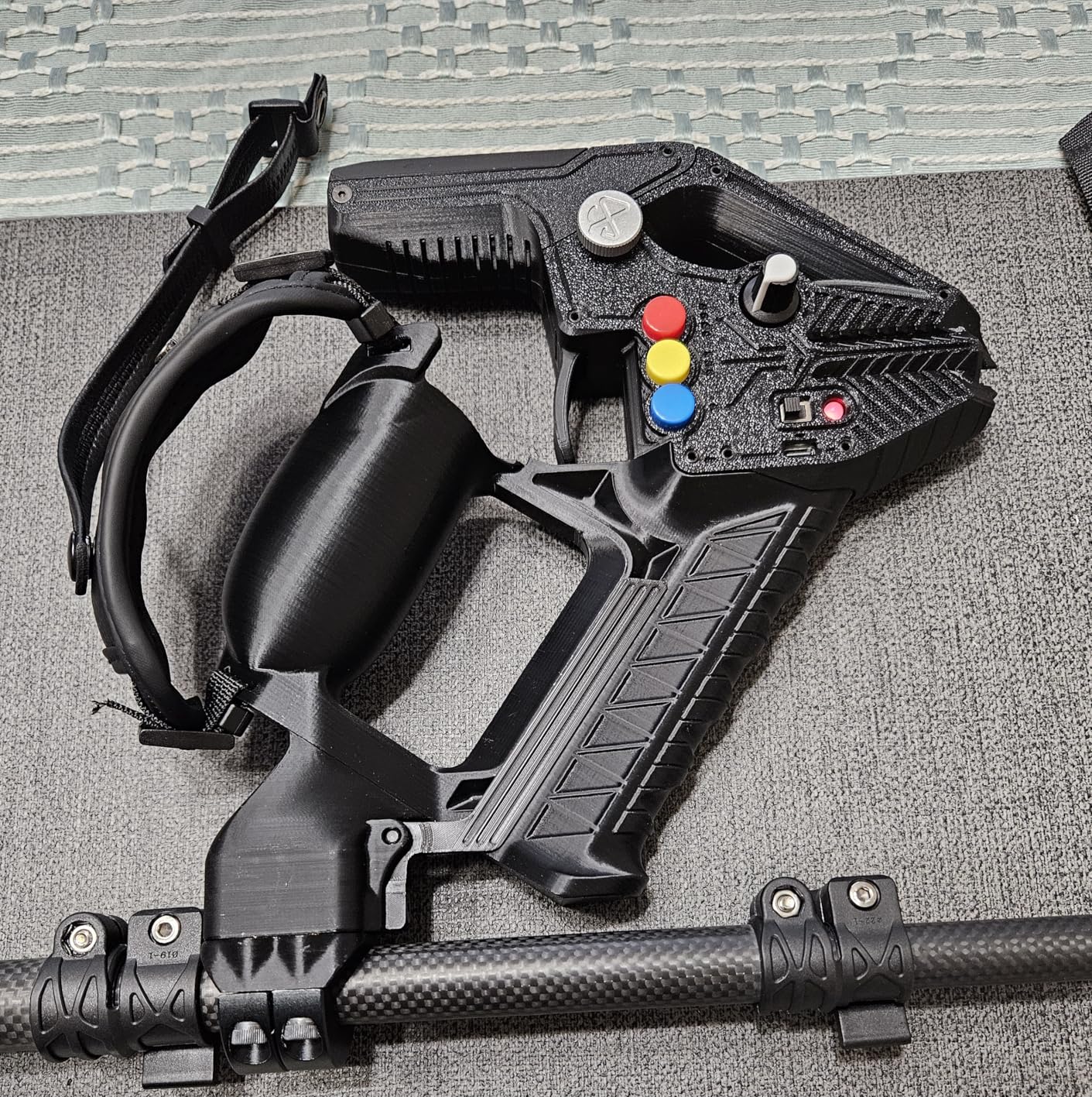 DeadEyeVR Enforcer Haptic Pistol - Haptic Pistol Accessory with Force Feedback for Quest VR, Realistic Gaming VR Experience customer photo 1