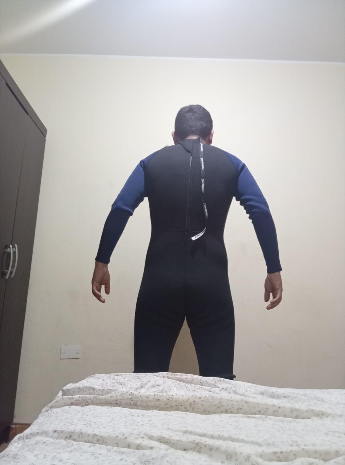 Lemorecn Men's Wetsuit 3/2mm and 5/4mm Full Wetsuits for Men Front Zip for Diving Snorkeling Surfing Swimming customer photo 1
