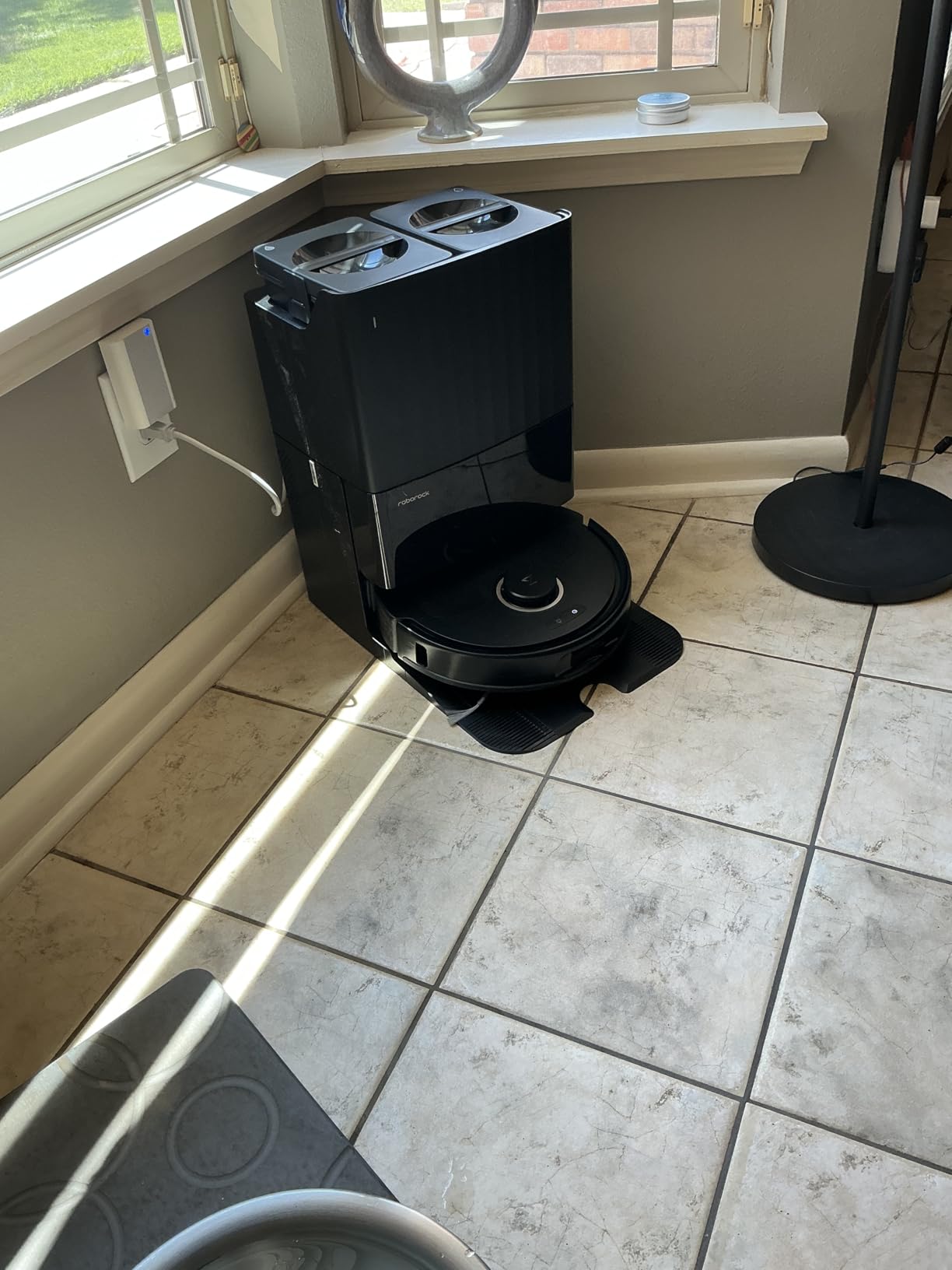 Roborock Qrevo S5V Robot Vacuum and Mop, FlexiArm Edge Mopping, 12,000Pa Suction, Dual Zero-Tangle System, Smart Obstacle Avoidance, 10mm Mop Lifting, Auto Mop Washing & Drying, Self-Emptying & Refilling customer photo 1