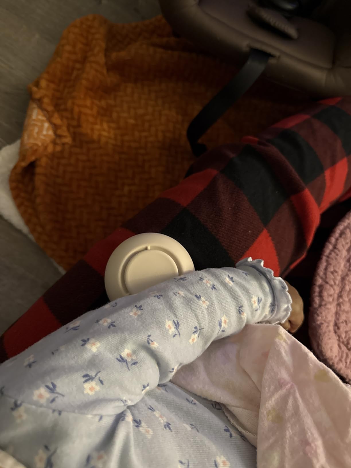 Portable Baby Sound Machine [White Noise for Babies Kids Adults][Timer Function][12 Soothing Sounds][Sleep Boombox] 15 Hours Battery Life, Travel,Registry,Gifts,Shower,Clips on Baby Stroller customer photo 1