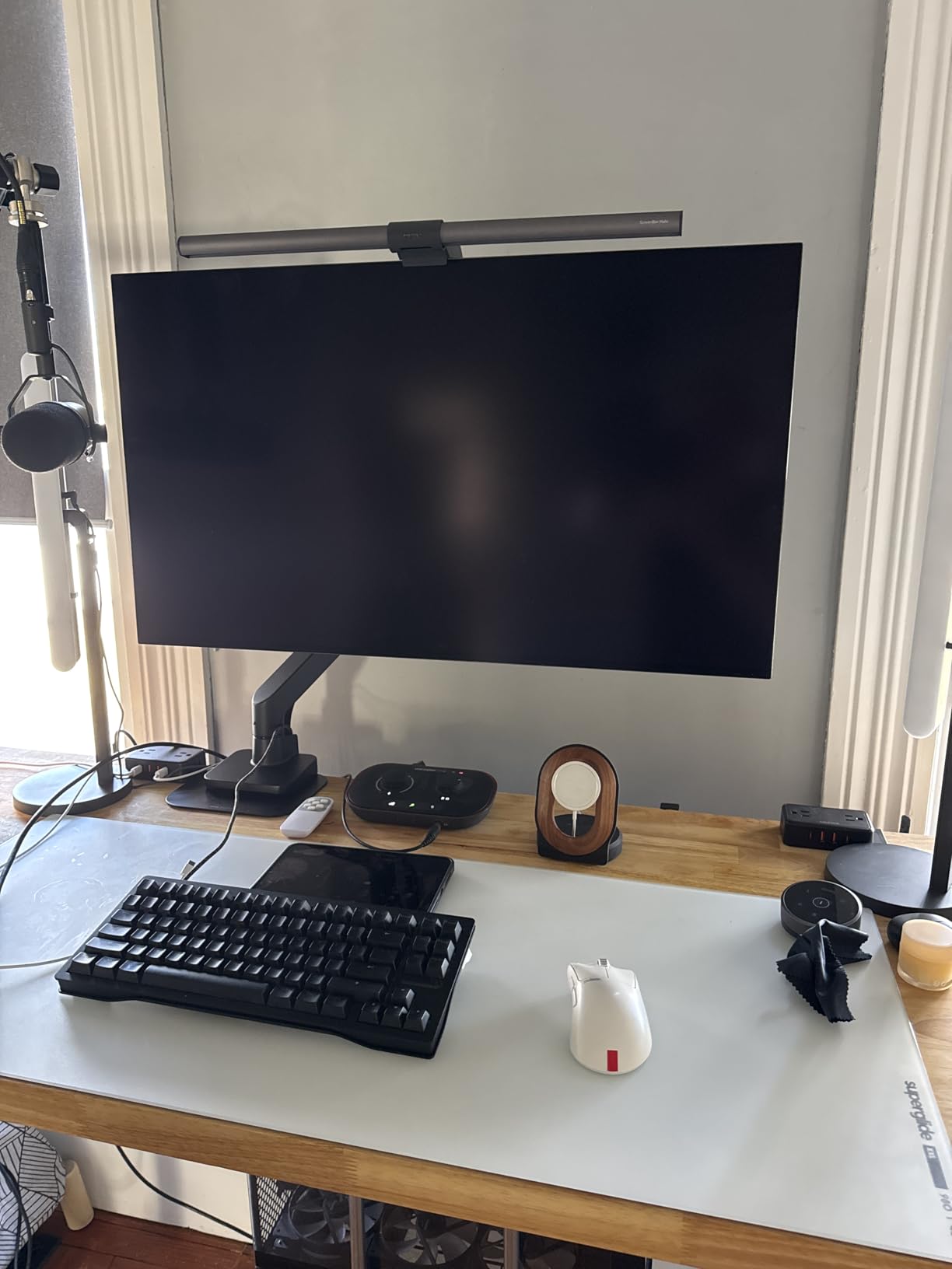 BenQ BSH01 Ergo Monitor Arm - Gas Spring Monitor Stand for Up to 45'' & 44lbs Screens, Heavy Duty, Quick Installation, No Sagging, Top Clamp and Grommet Base, Reinforcement Plate, VESA 75x75 & 100x100mm customer photo 2