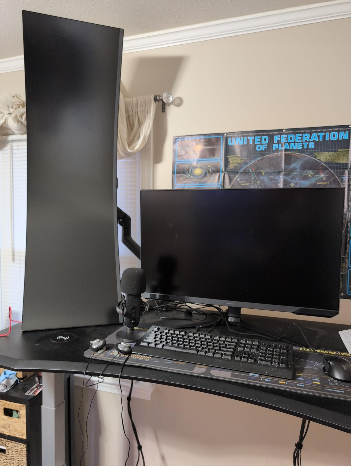 monTEK Single Monitor Arm with USB A/C, Ultrawide Monitor Stand for 17 to 57 Inch Curved Screen, Holds 59.4 lbs, Adjustable Gas Spring Arm, 75/100 VESA Mount, Clamp & Grommet Desk Mount, Black customer photo 1