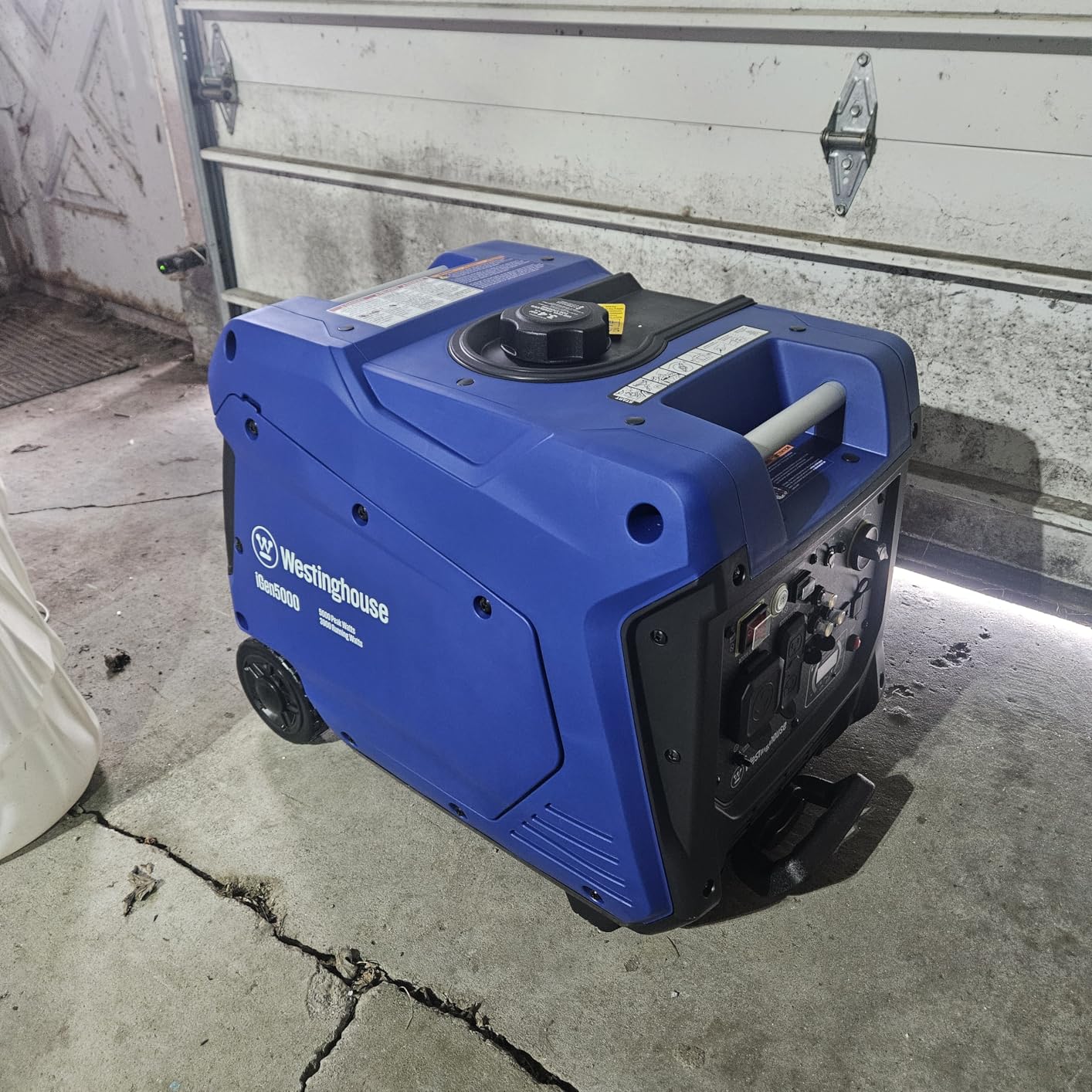 Westinghouse 5000 Peak Watt Super Quiet Dual Fuel Portable Inverter EFI Generator, Remote Electric Start, Gas & Propane Powered, RV Ready, CO Sensor, Parallel Capable, CARB Compliant customer photo 1