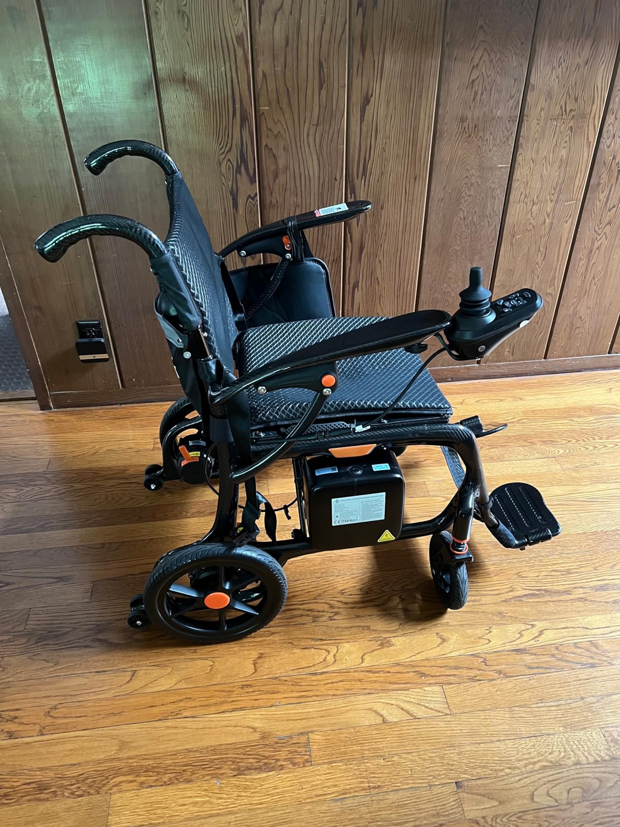 28lbs Ultralight Foldable 100% Carbon Fiber Electric Wheelchairs for Adults, FreeWink Bluetooth Control 28 Miles Long Range Power Wheelchairs with 2 Lithium Batteries for All Terrain Airline Approved customer photo 1